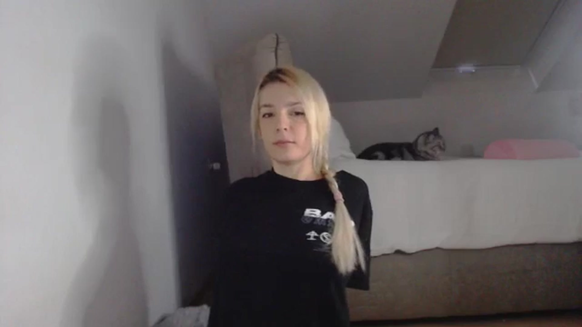Gallery image thumbnail from AllleeS's myfreecams stream on, 12/26/2024, 14:11 image 10 of 20