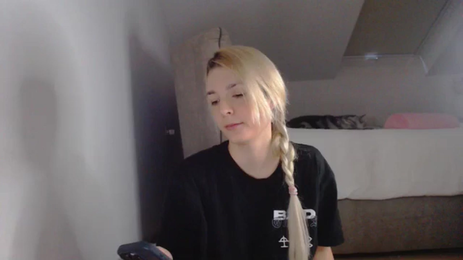 Gallery image thumbnail from AllleeS's myfreecams stream on, 12/26/2024, 14:11 image 20 of 20