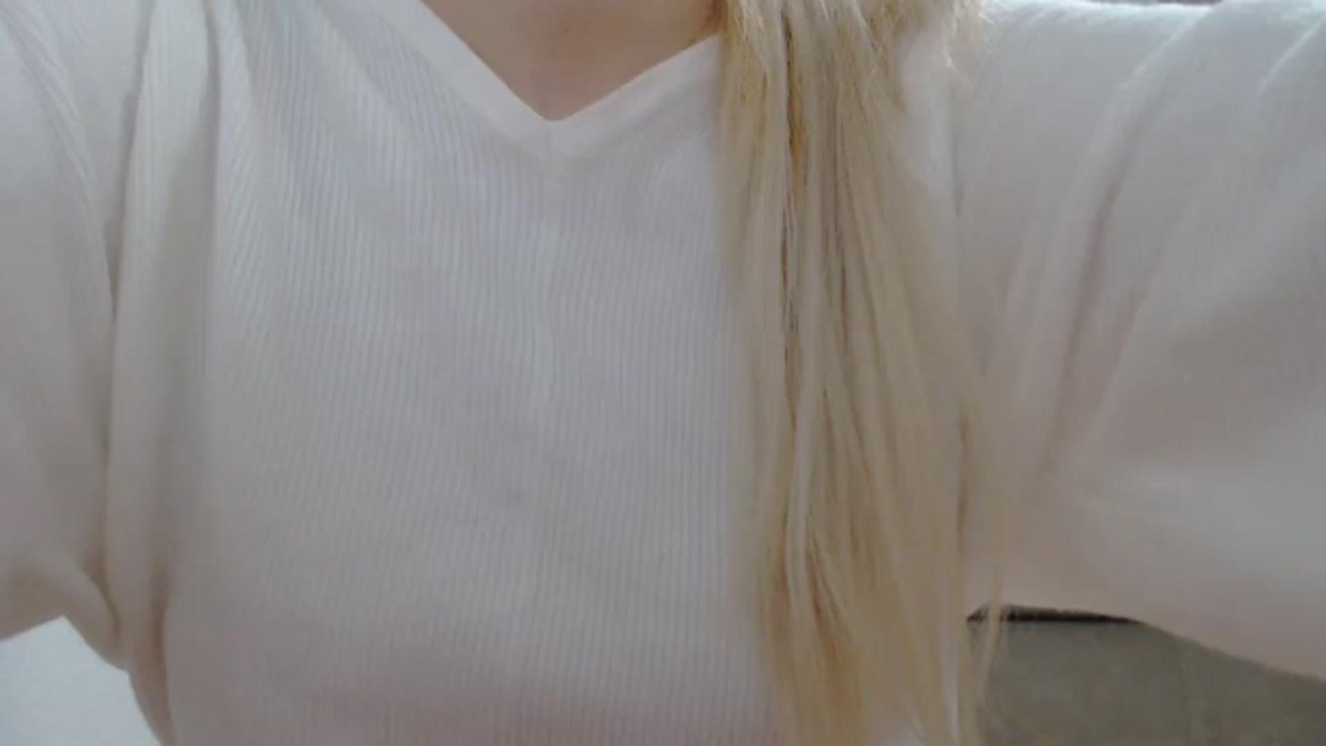 Gallery image thumbnail from AllleeS's myfreecams stream on, 12/30/2024, 14:34 image 6 of 20