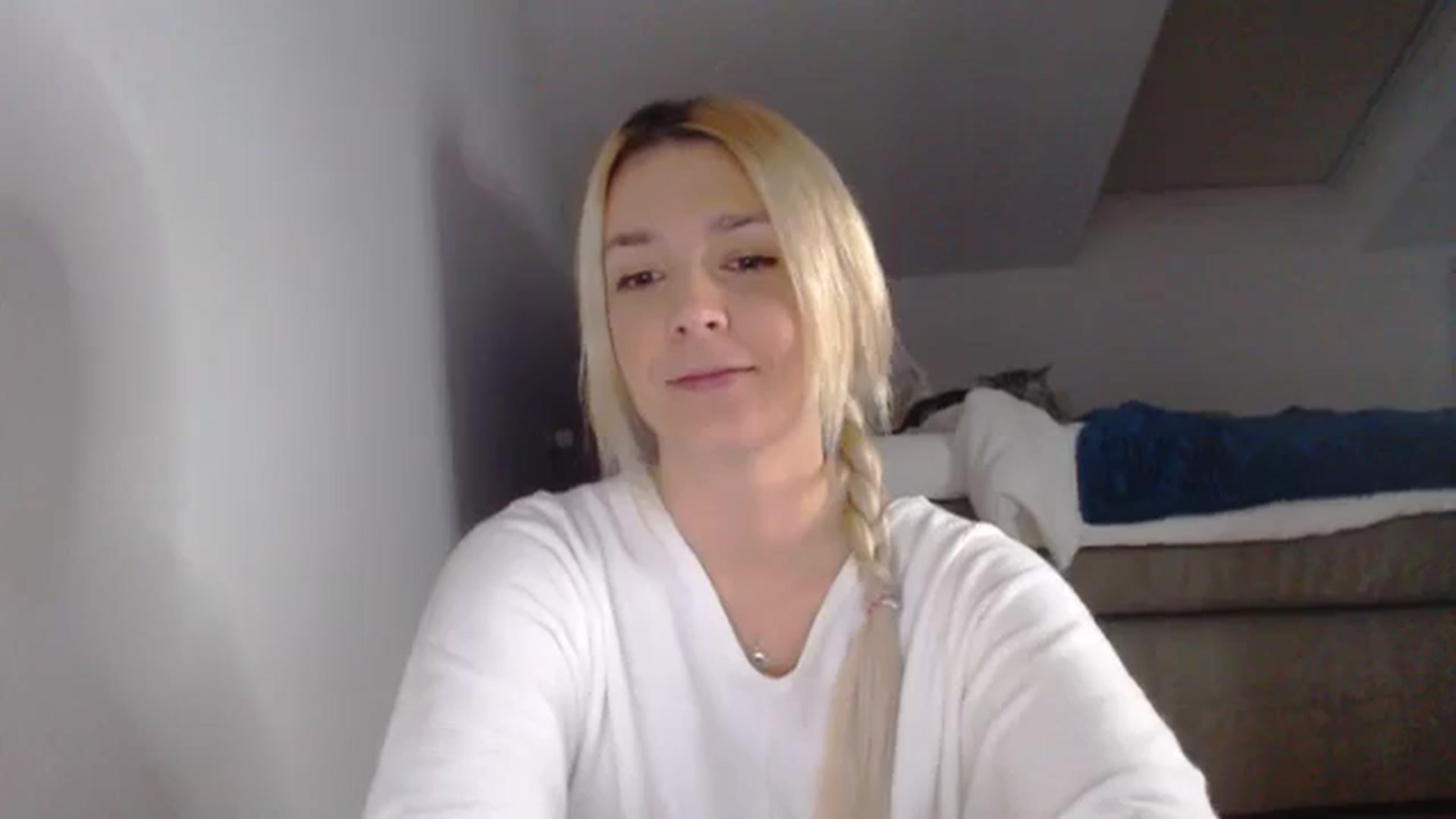 Gallery image thumbnail from AllleeS's myfreecams stream on, 12/30/2024, 17:37 image 6 of 20
