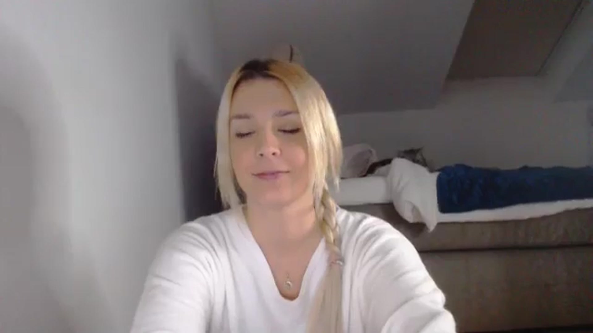 Gallery image thumbnail from AllleeS's myfreecams stream on, 12/30/2024, 17:37 image 8 of 20