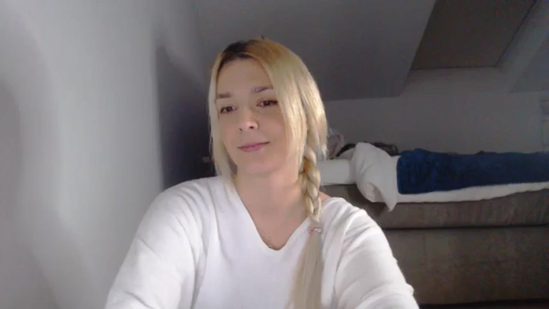 Gallery image thumbnail from AllleeS's myfreecams stream on, 12/30/2024, 17:37 image 13 of 20