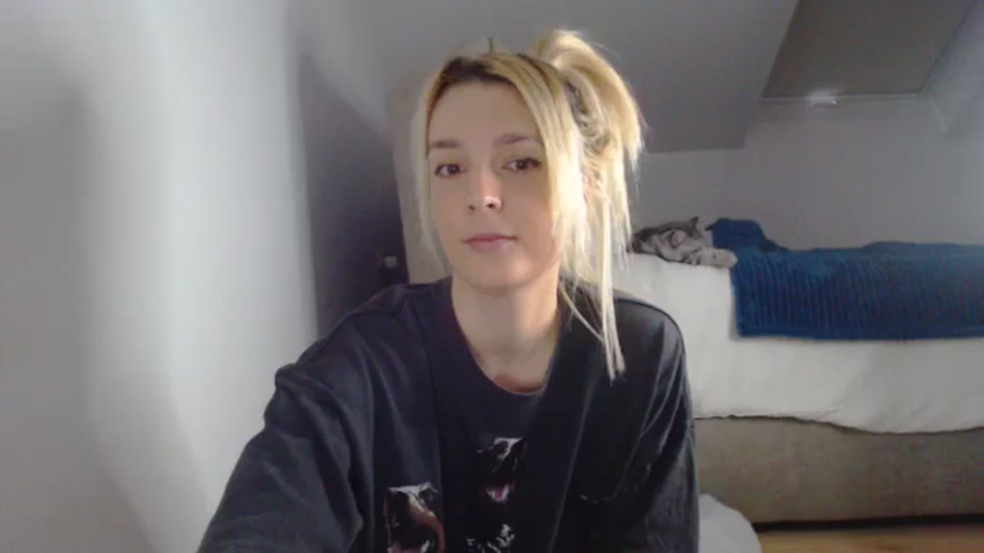 Gallery image thumbnail from AllleeS's myfreecams stream on, 01/01/2025, 14:07 image 13 of 20