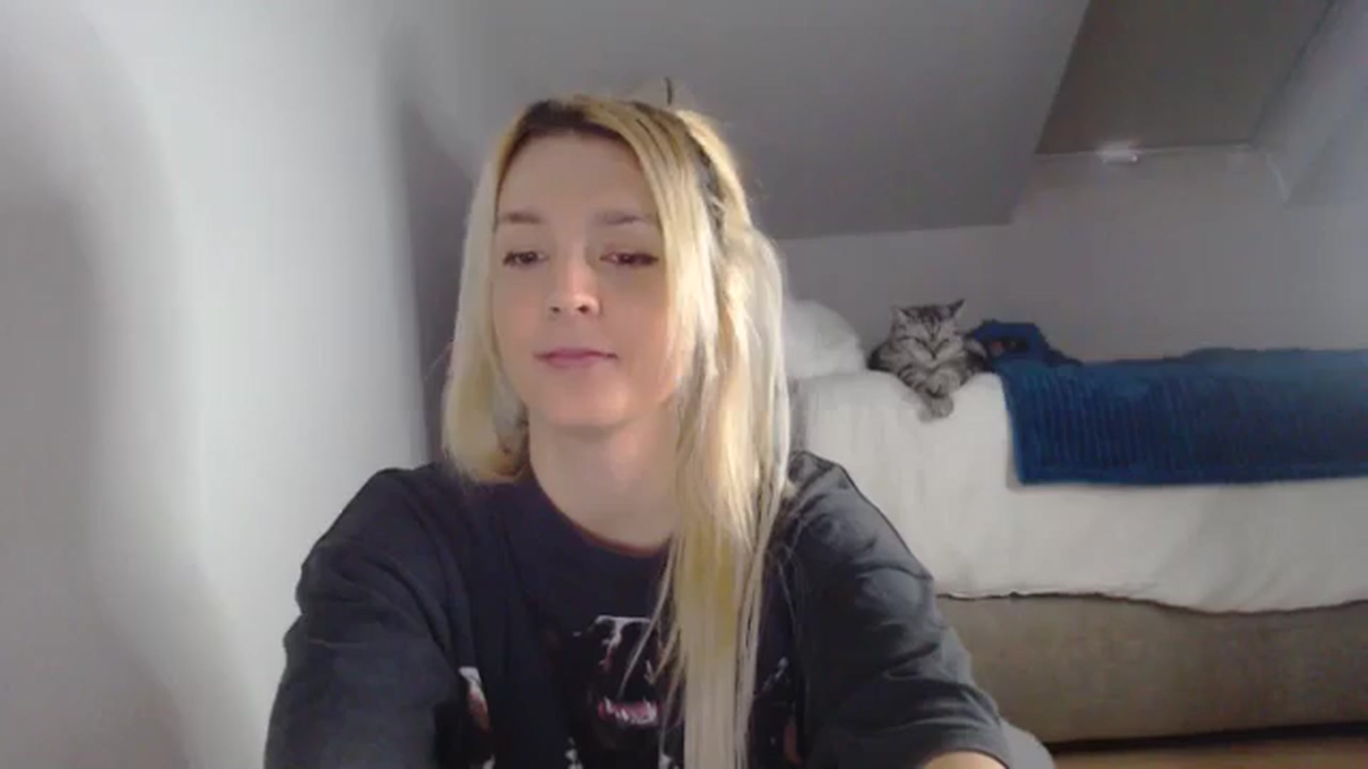 Gallery image thumbnail from AllleeS's myfreecams stream on, 01/01/2025, 14:07 image 4 of 20