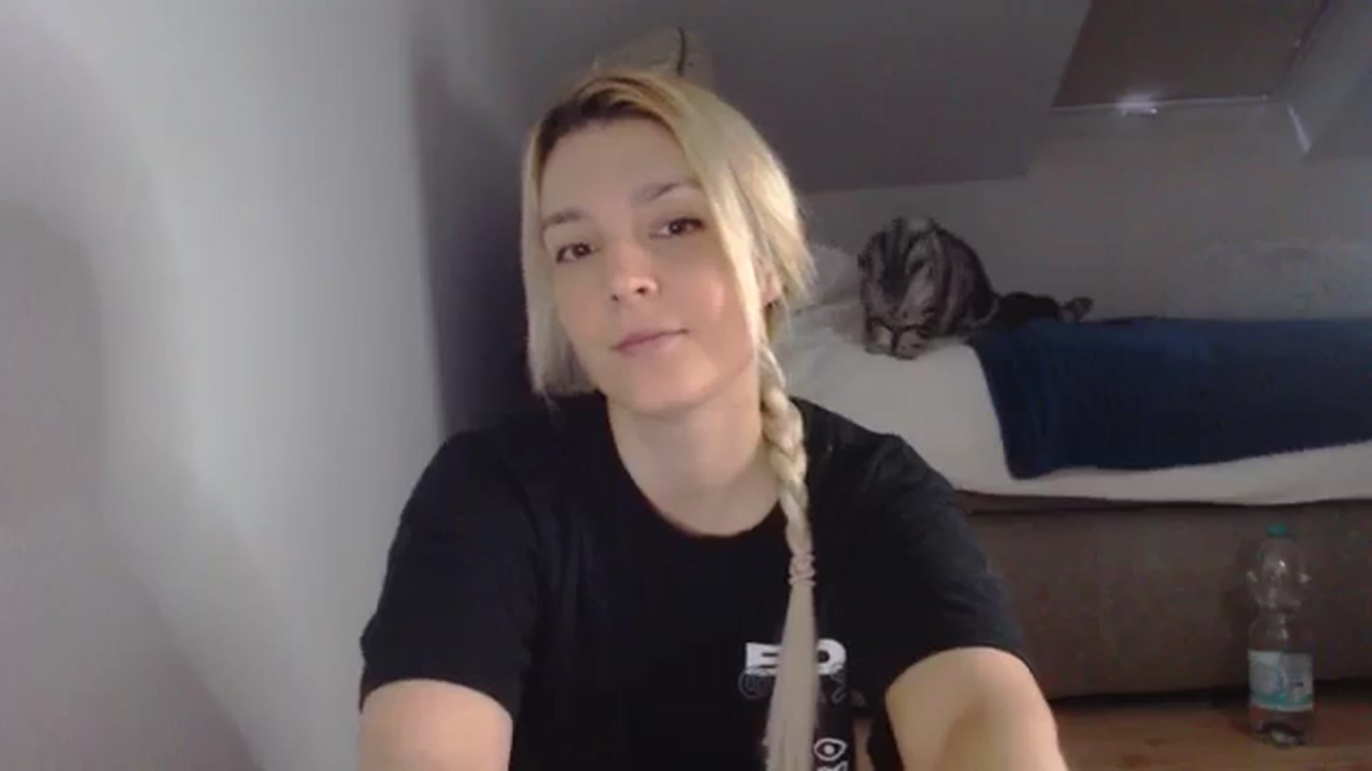 Gallery image thumbnail from AllleeS's myfreecams stream on, 01/03/2025, 14:17 image 2 of 20