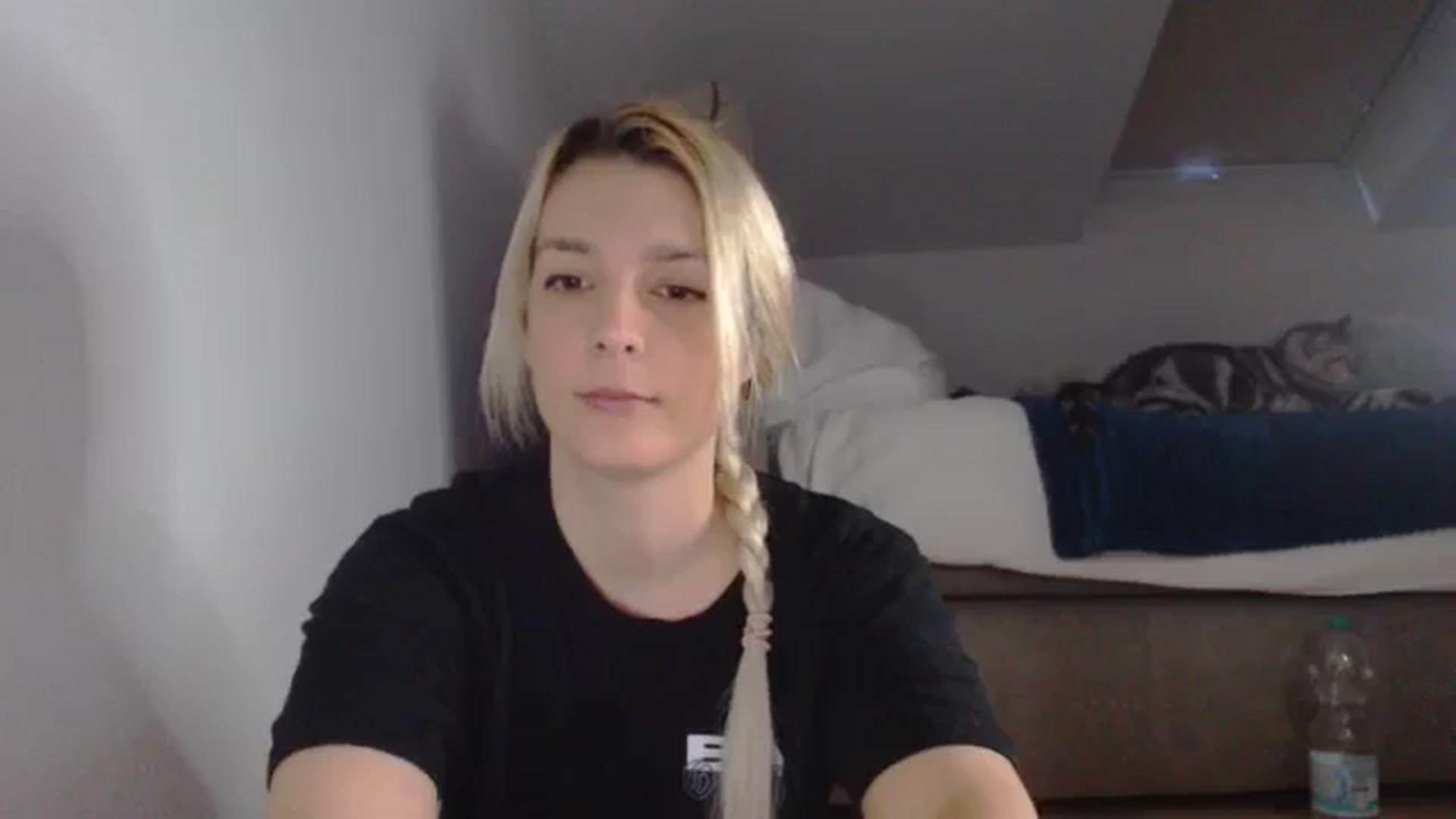 Gallery image thumbnail from AllleeS's myfreecams stream on, 01/03/2025, 14:17 image 8 of 20