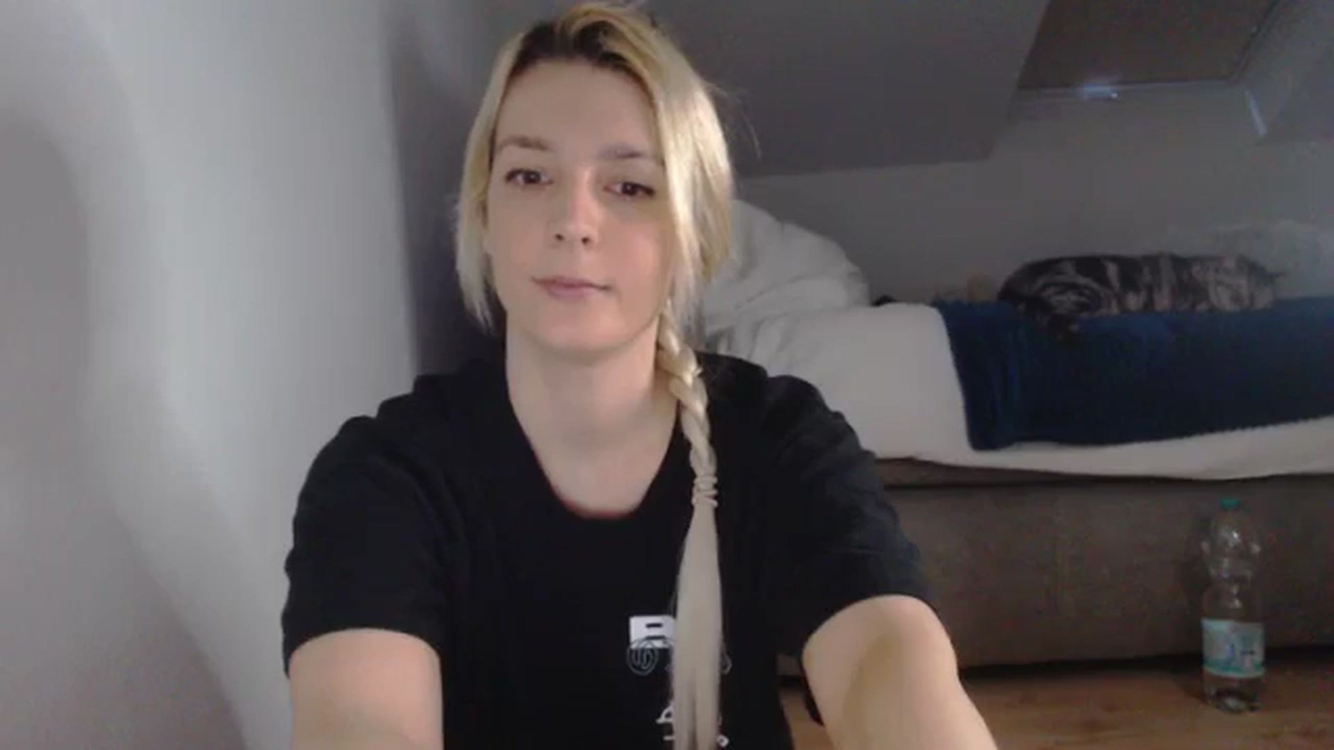 Gallery image thumbnail from AllleeS's myfreecams stream on, 01/03/2025, 14:17 image 20 of 20