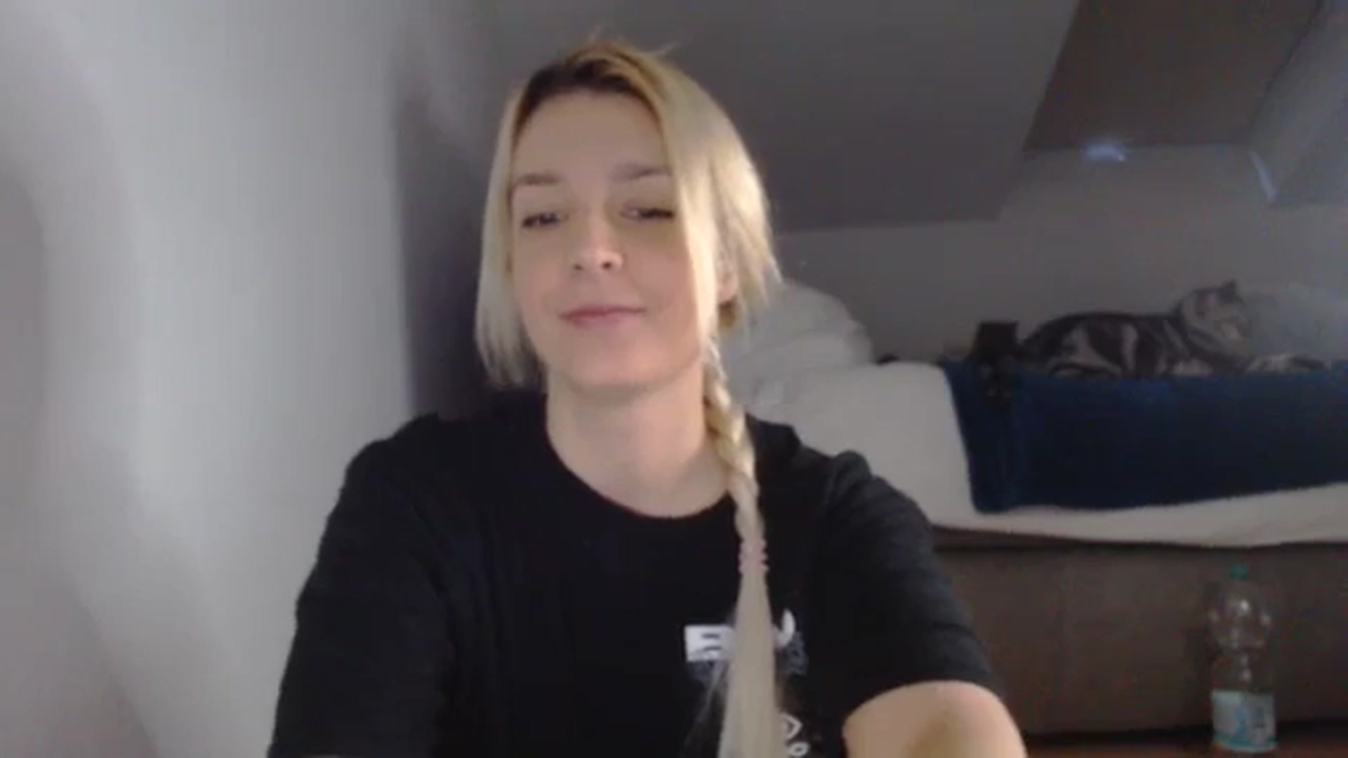 Gallery image thumbnail from AllleeS's myfreecams stream on, 01/03/2025, 14:17 image 5 of 20