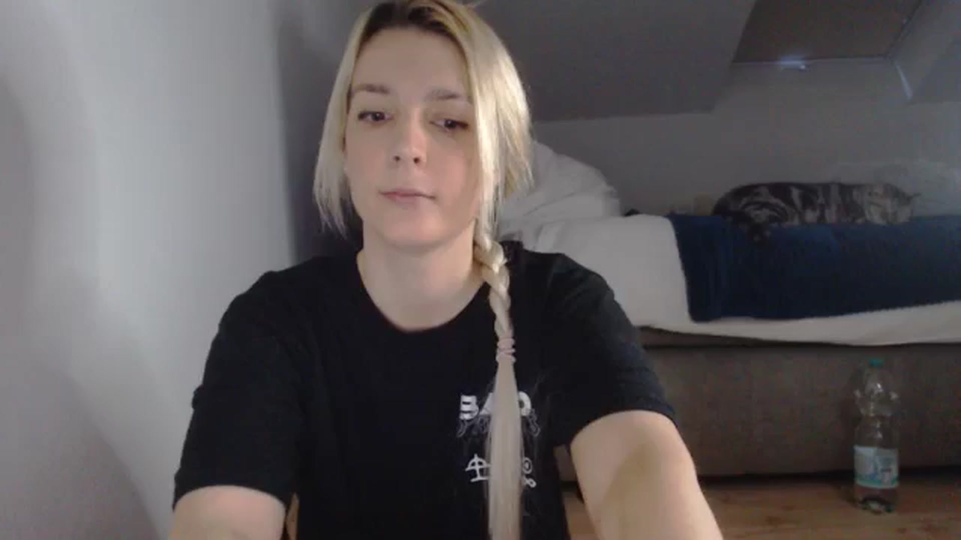 Gallery image thumbnail from AllleeS's myfreecams stream on, 01/03/2025, 14:17 image 18 of 20