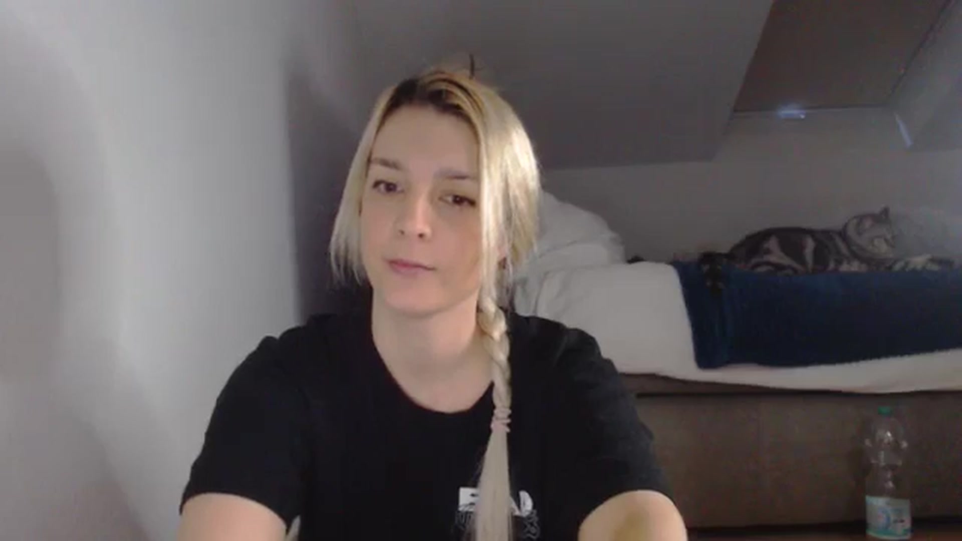Gallery image thumbnail from AllleeS's myfreecams stream on, 01/03/2025, 14:17 image 10 of 20