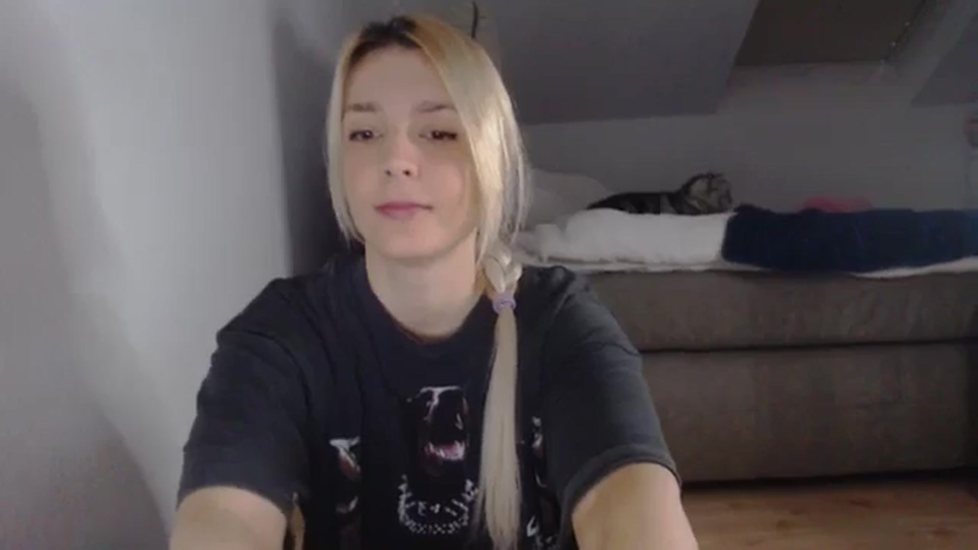 Gallery image thumbnail from AllleeS's myfreecams stream on, 01/05/2025, 14:08 image 4 of 20