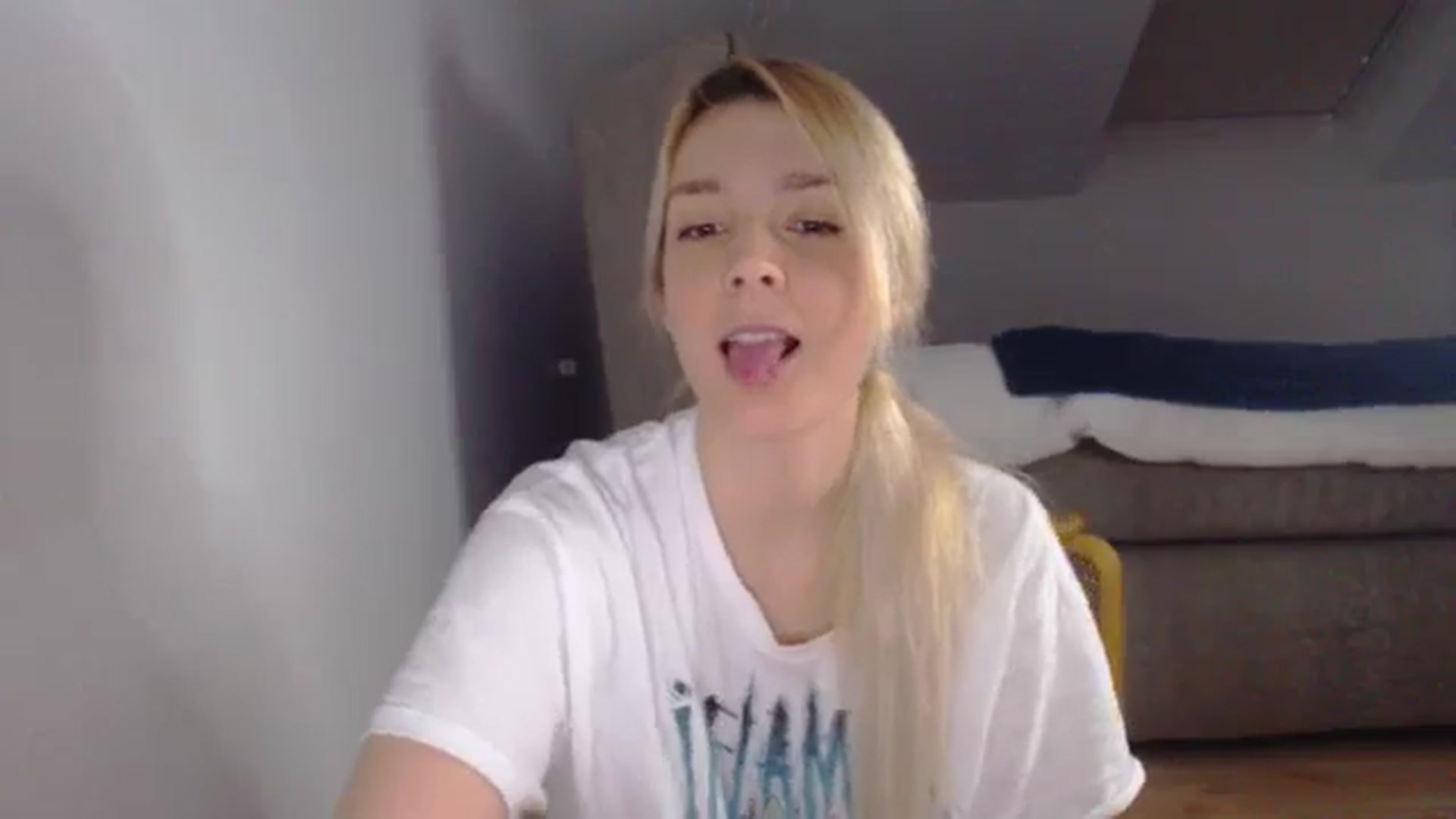 Gallery image thumbnail from AllleeS's myfreecams stream on, 01/07/2025, 14:08 image 12 of 20