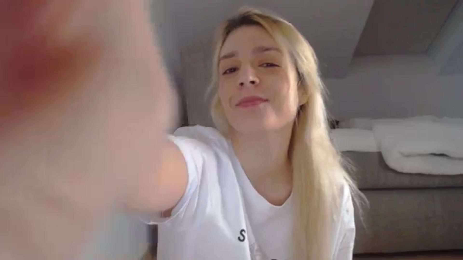 Gallery image thumbnail from AllleeS's myfreecams stream on, 01/08/2025, 13:36 image 10 of 20