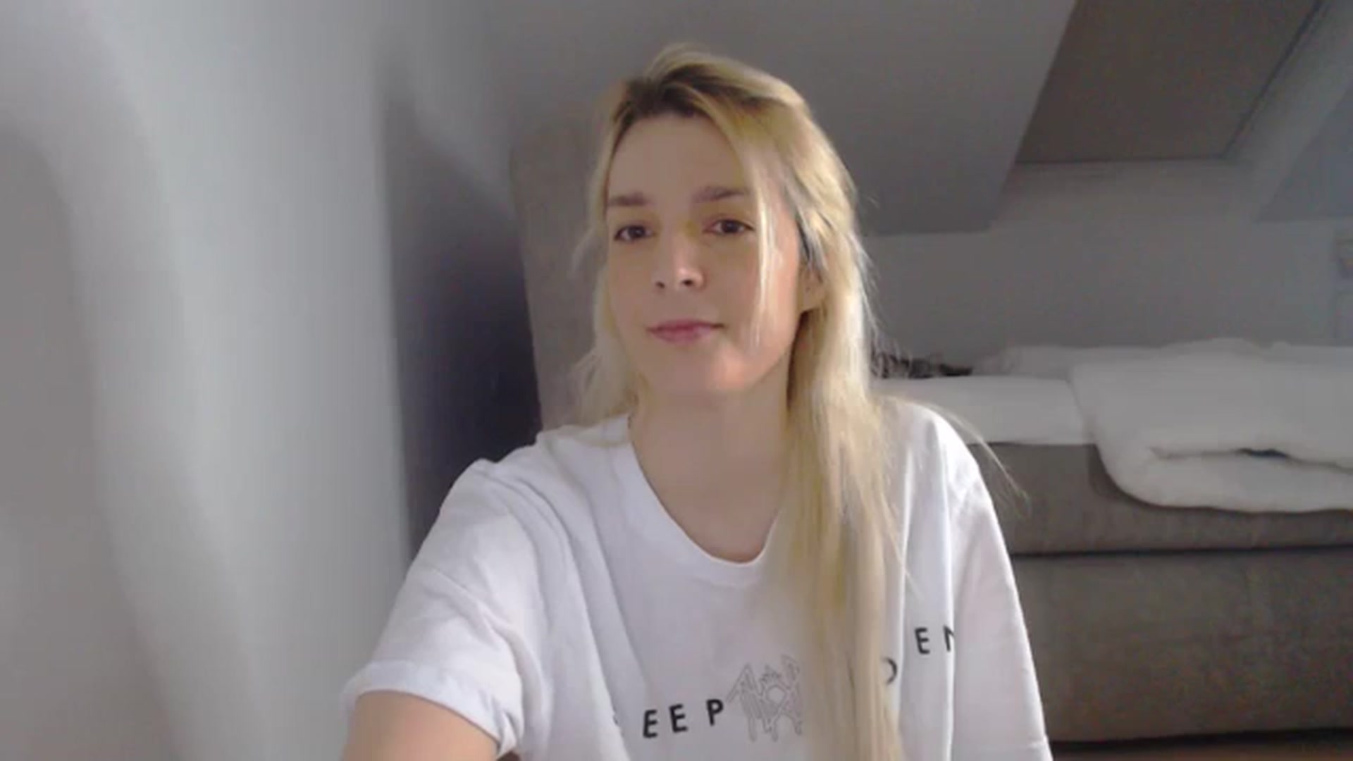 Gallery image thumbnail from AllleeS's myfreecams stream on, 01/08/2025, 14:24 image 17 of 20