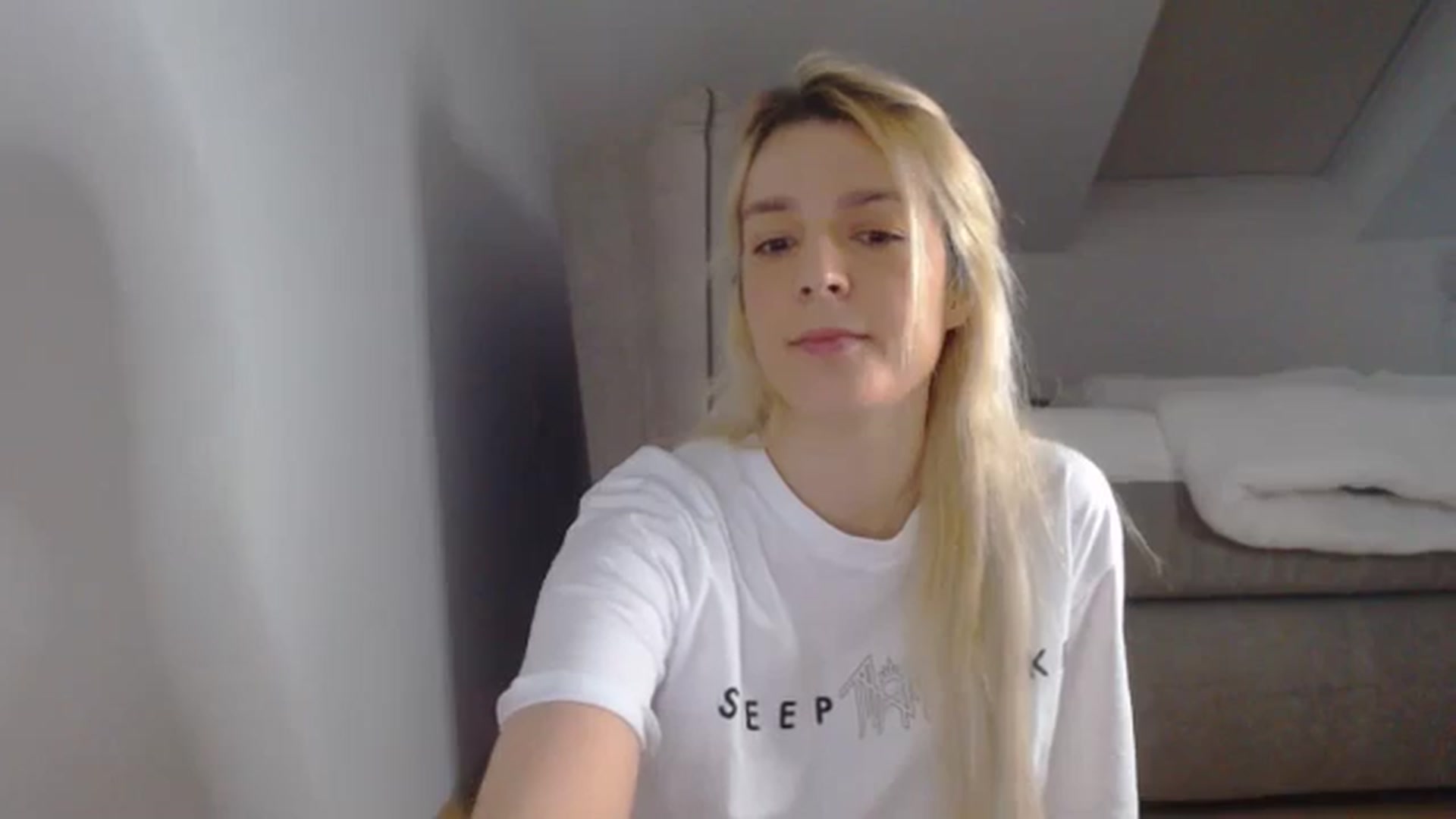Gallery image thumbnail from AllleeS's myfreecams stream on, 01/08/2025, 14:24 image 15 of 20