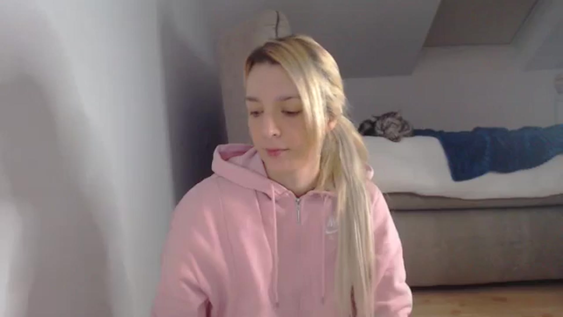 Gallery image thumbnail from AllleeS's myfreecams stream on, 01/10/2025, 13:50 image 6 of 20