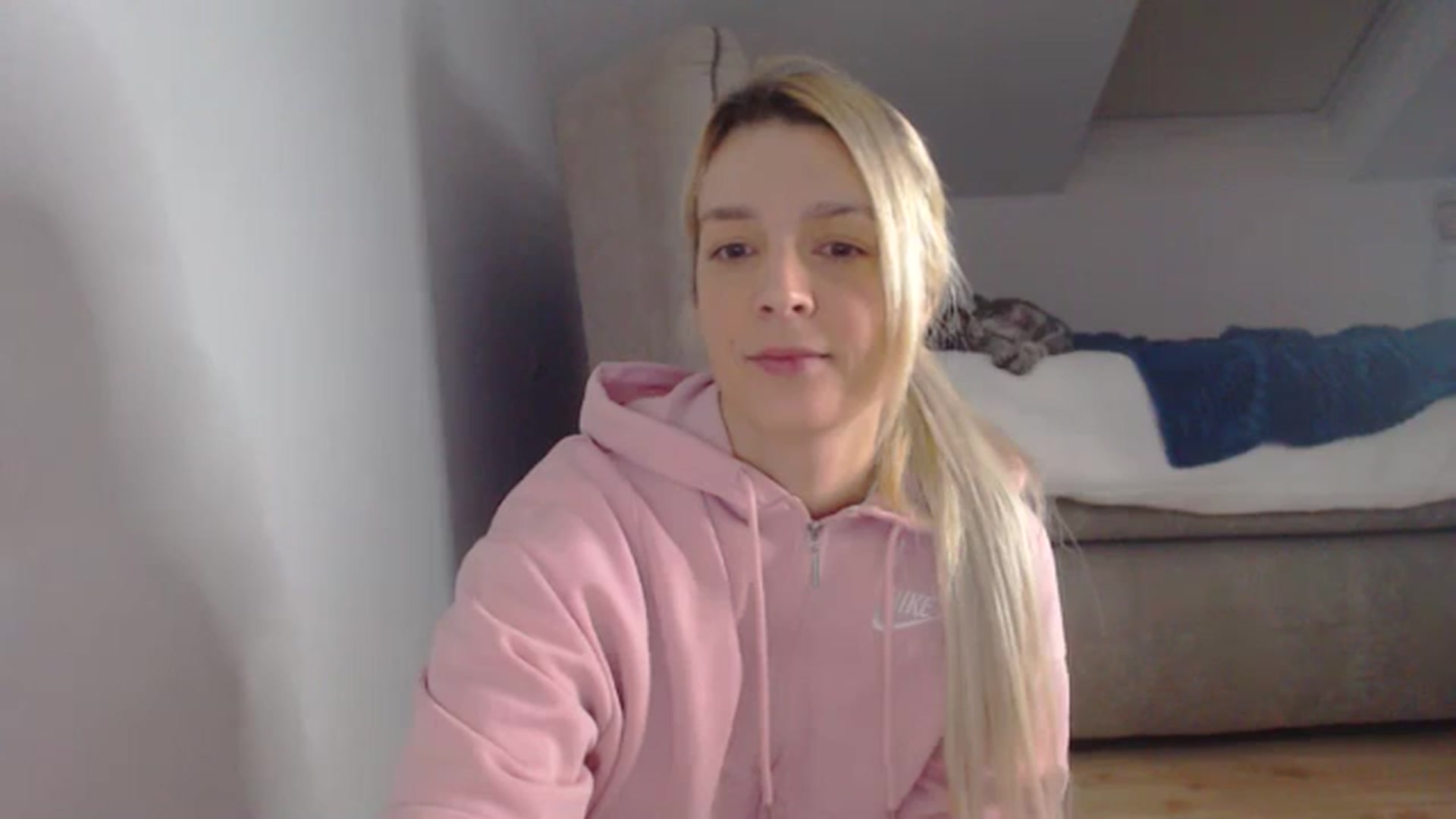 Gallery image thumbnail from AllleeS's myfreecams stream on, 01/10/2025, 13:50 image 12 of 20