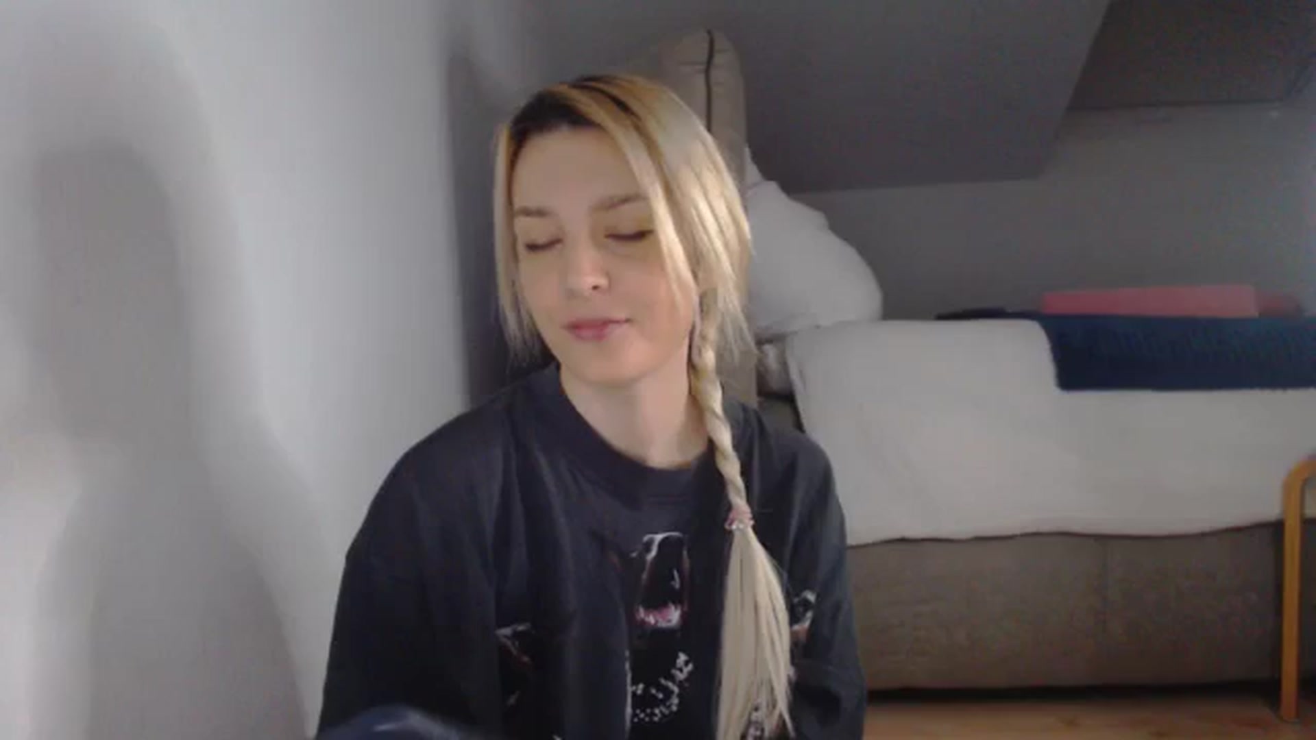 Gallery image thumbnail from AllleeS's myfreecams stream on, 01/14/2025, 13:35 image 1 of 20