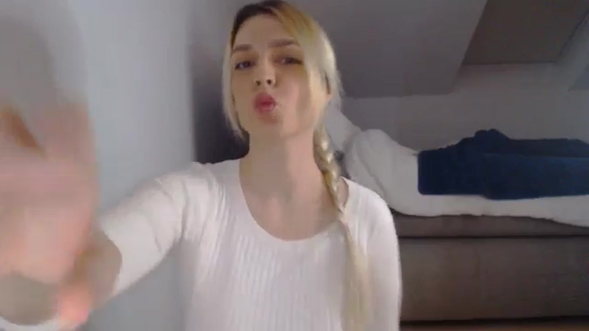 Gallery image thumbnail from AllleeS's myfreecams stream on, 02/05/2025, 14:07 image 18 of 20