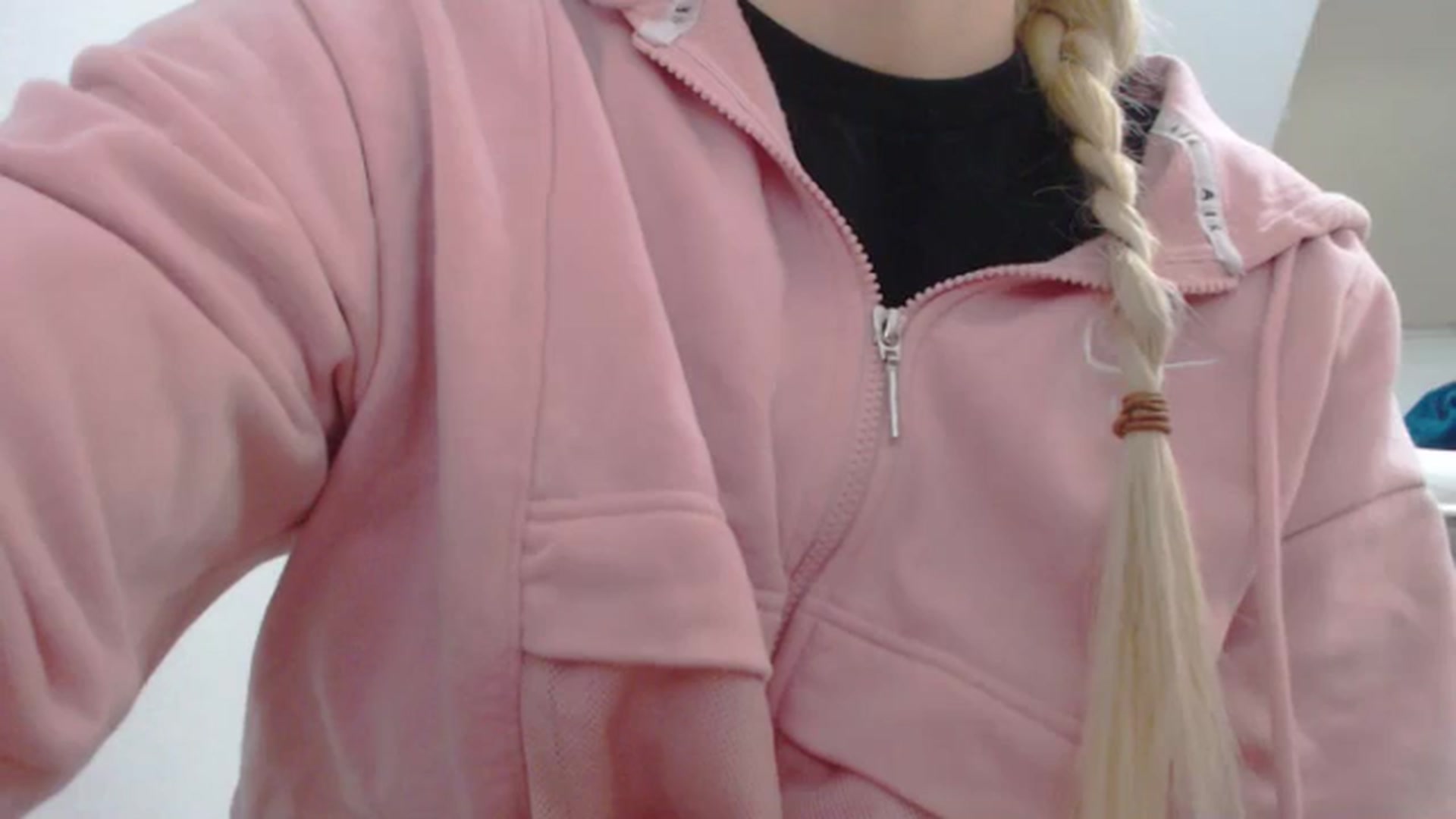 Gallery image thumbnail from AllleeS's myfreecams stream on, 02/06/2025, 13:40 image 17 of 20