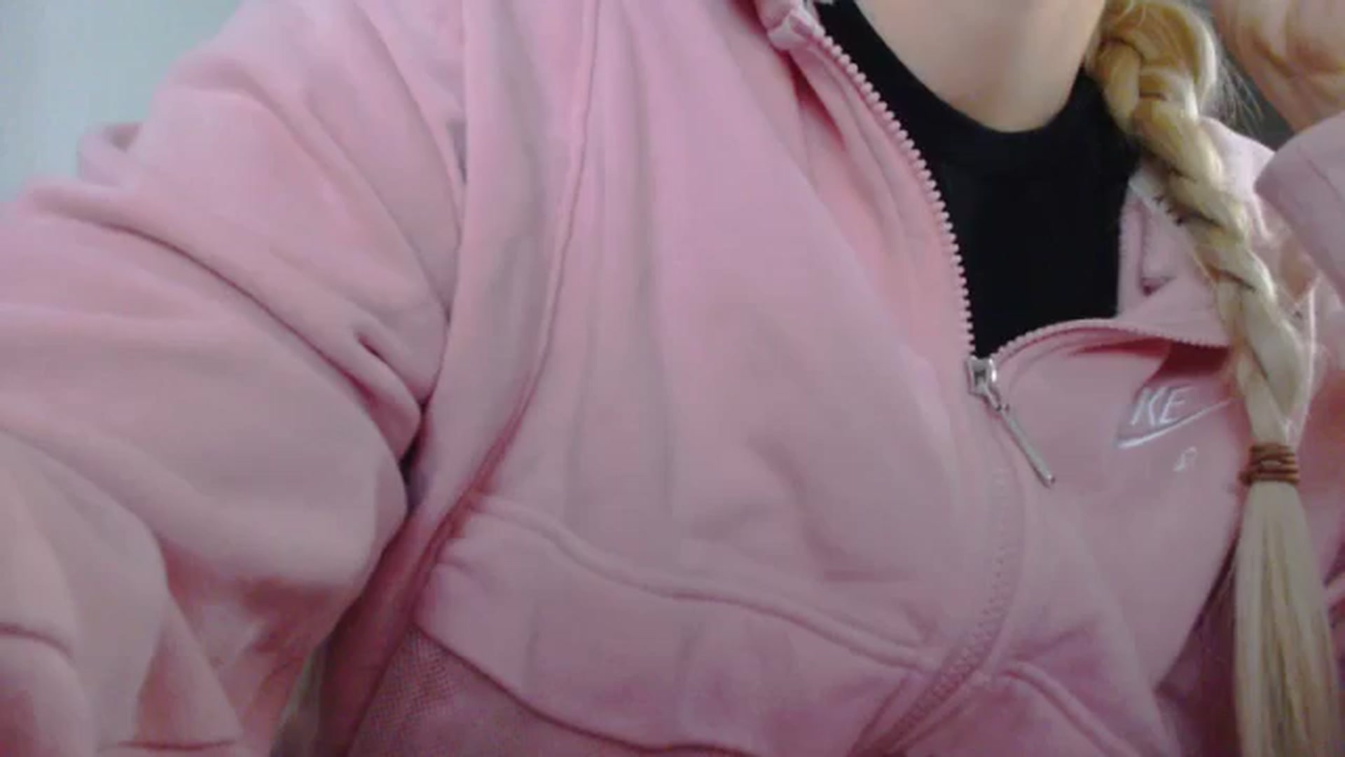 Gallery image thumbnail from AllleeS's myfreecams stream on, 02/06/2025, 13:40 image 12 of 20
