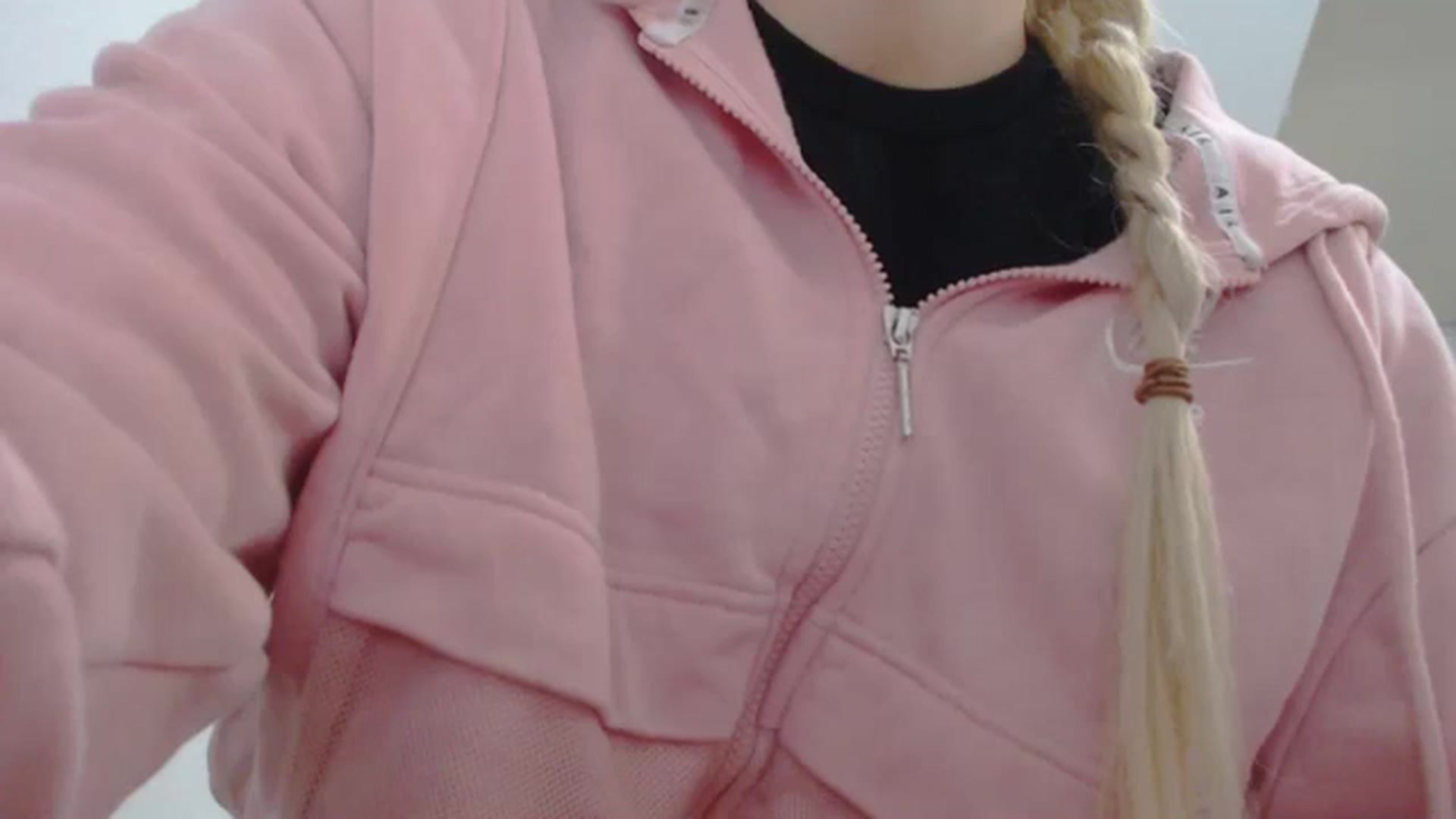 Gallery image thumbnail from AllleeS's myfreecams stream on, 02/06/2025, 13:40 image 15 of 20