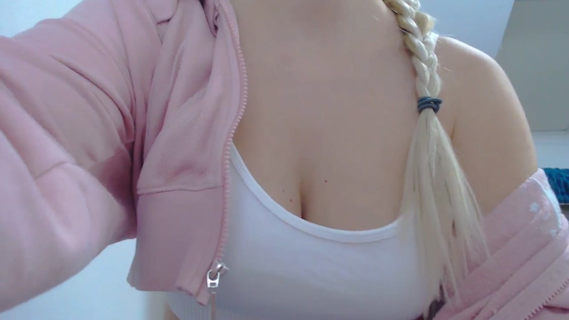 Gallery image thumbnail from AllleeS's myfreecams stream on, 02/10/2025, 13:23 image 7 of 20