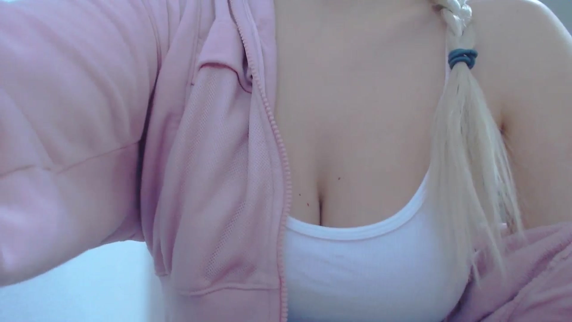 Gallery image thumbnail from AllleeS's myfreecams stream on, 02/10/2025, 13:23 image 4 of 20