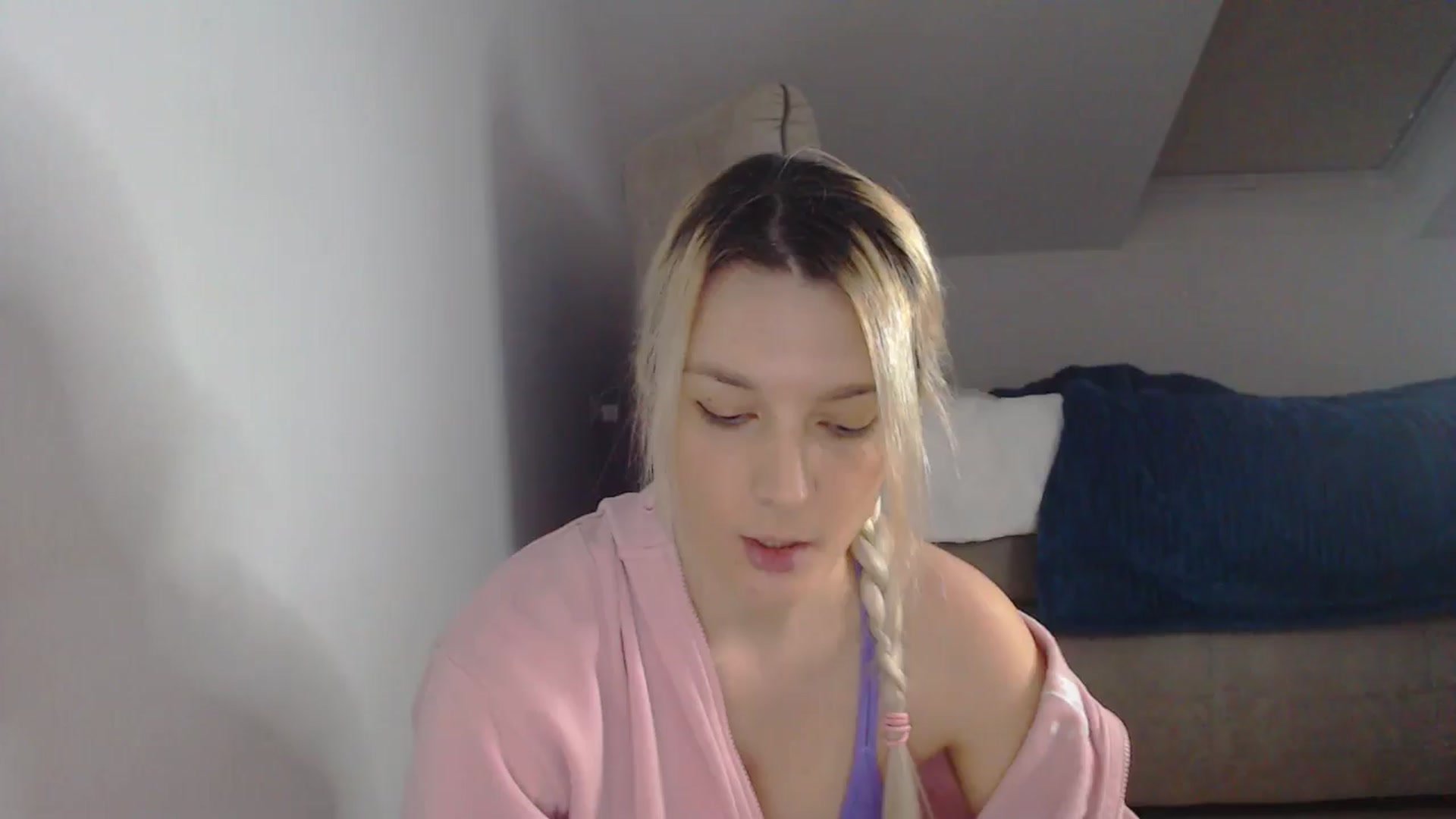 Gallery image thumbnail from AllleeS's myfreecams stream on, 02/11/2025, 14:10 image 1 of 20