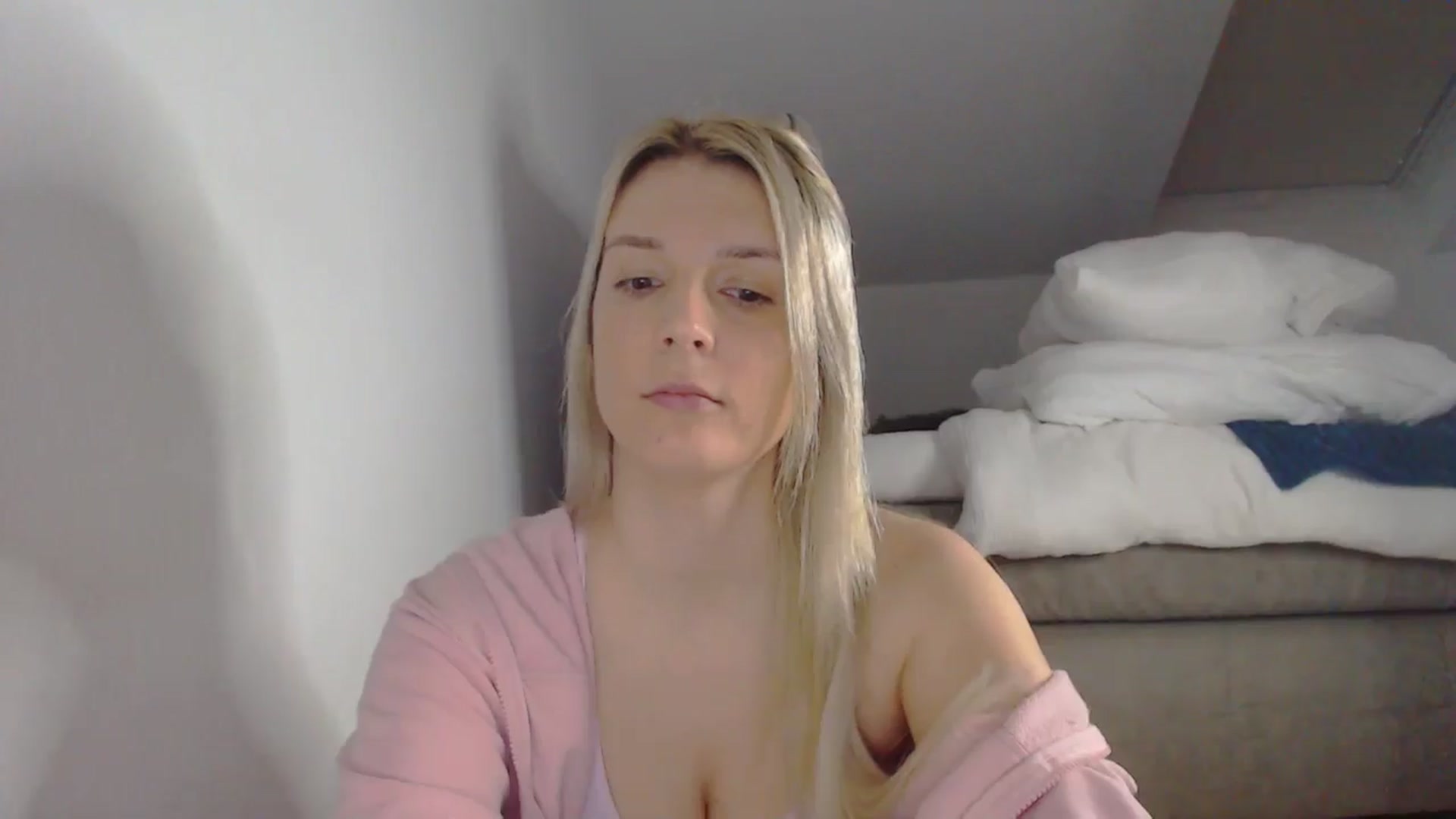 Gallery image thumbnail from AllleeS's myfreecams stream on, 02/25/2025, 14:05 image 14 of 20