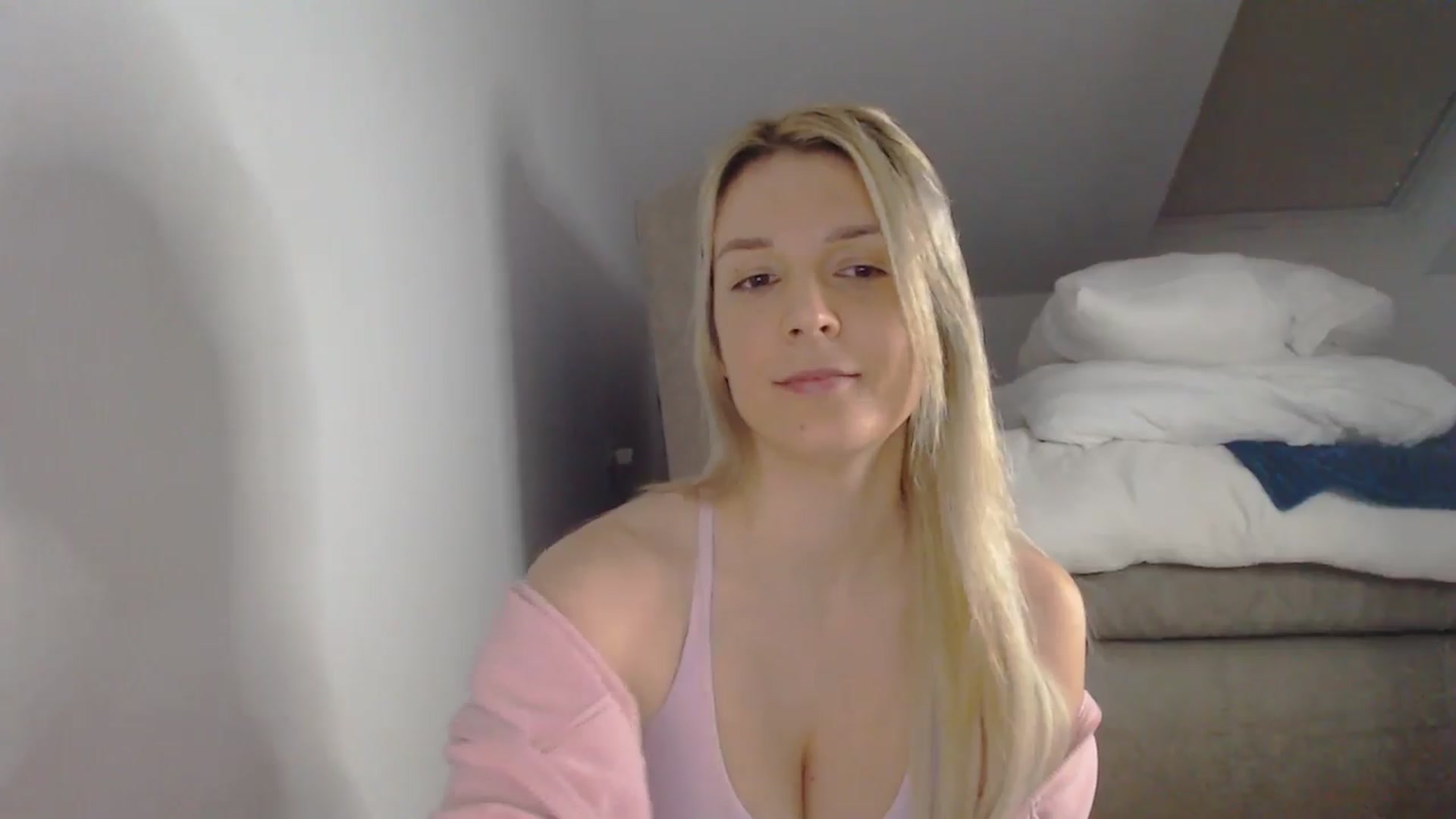Gallery image thumbnail from AllleeS's myfreecams stream on, 02/25/2025, 14:05 image 3 of 20