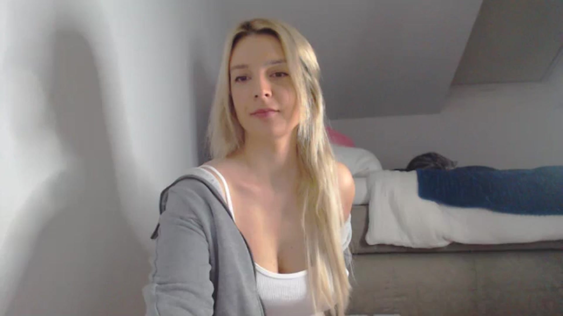 Gallery image thumbnail from AllleeS's myfreecams stream on, 03/10/2025, 13:25 image 1 of 20