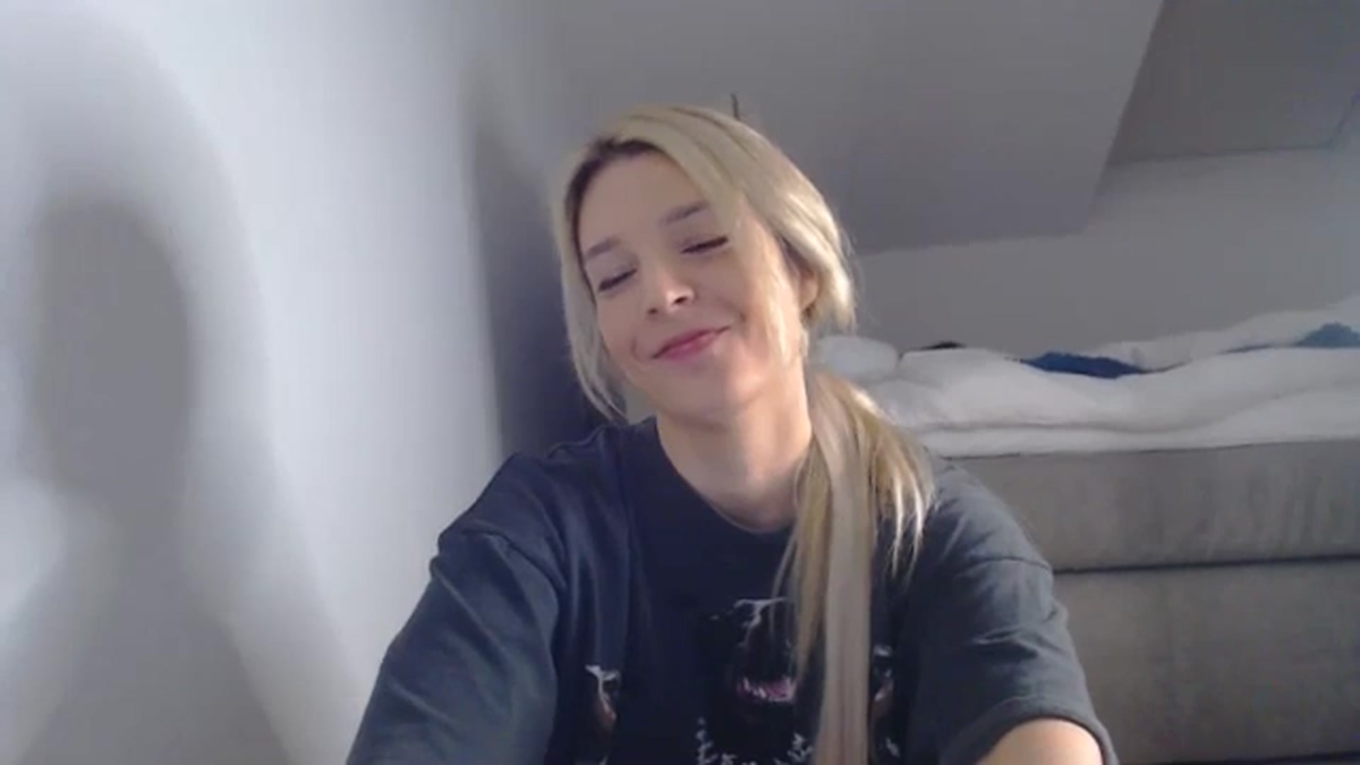 Gallery image thumbnail from AllleeS's myfreecams stream on, 03/12/2025, 14:15 image 12 of 20