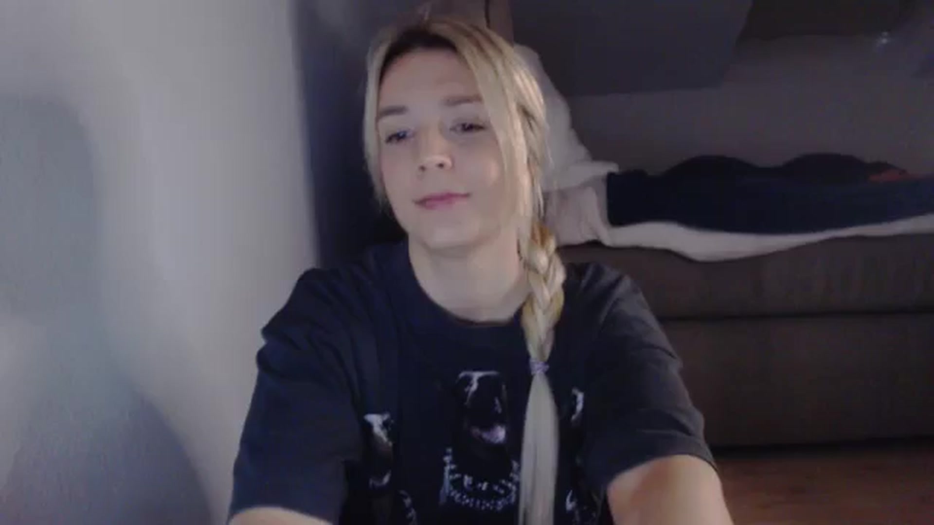 Gallery image thumbnail from AllleeS's myfreecams stream on, 03/27/2025, 13:48 image 7 of 20