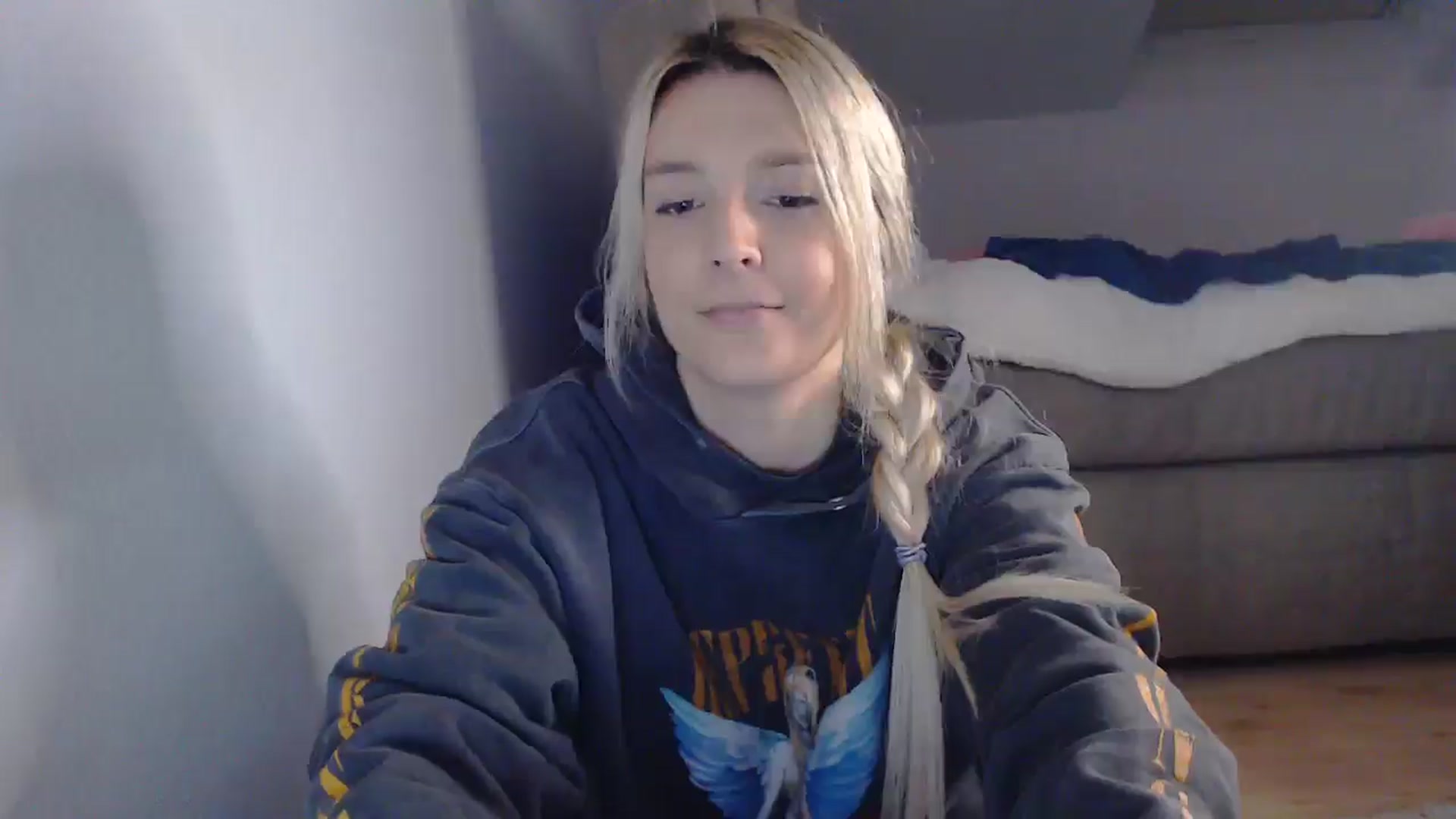 Gallery image thumbnail from AllleeS's myfreecams stream on, 03/27/2025, 16:39 image 10 of 20