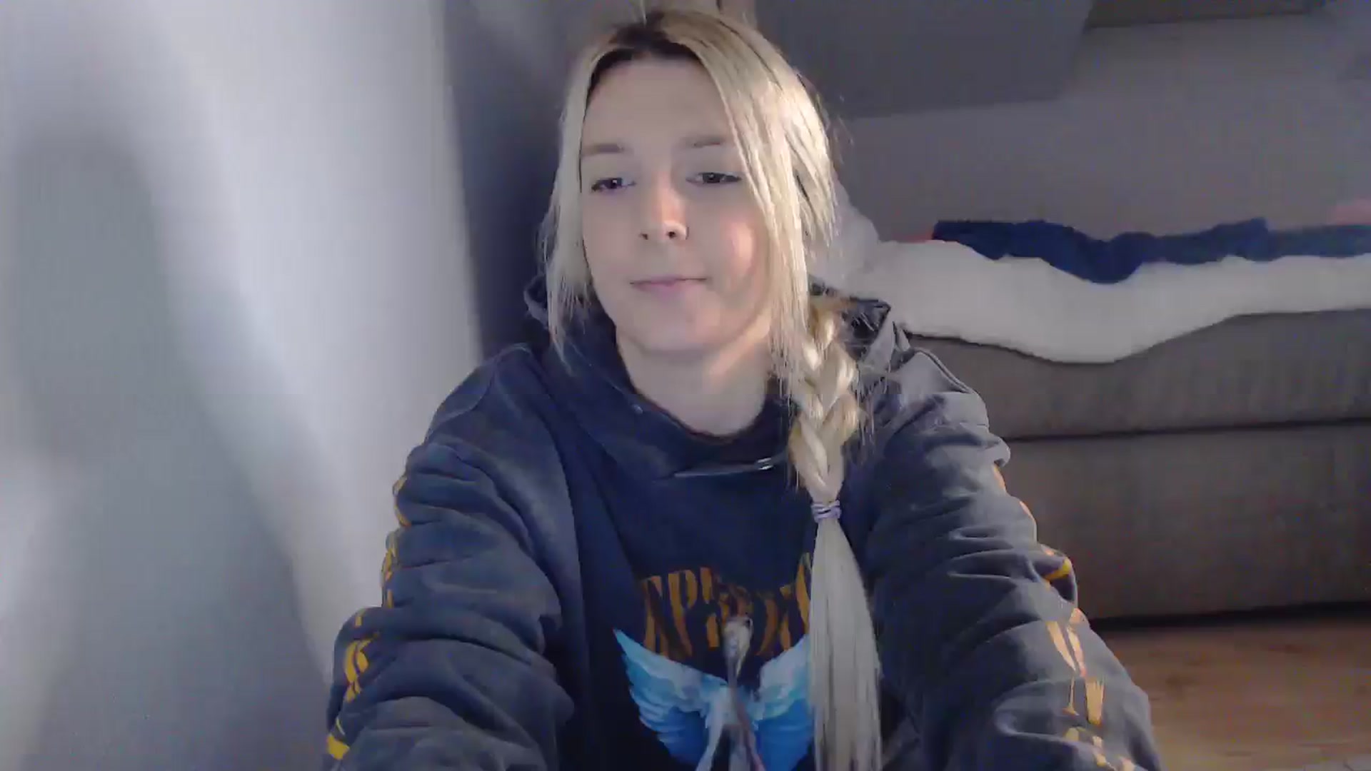 Gallery image thumbnail from AllleeS's myfreecams stream on, 03/27/2025, 16:39 image 16 of 20