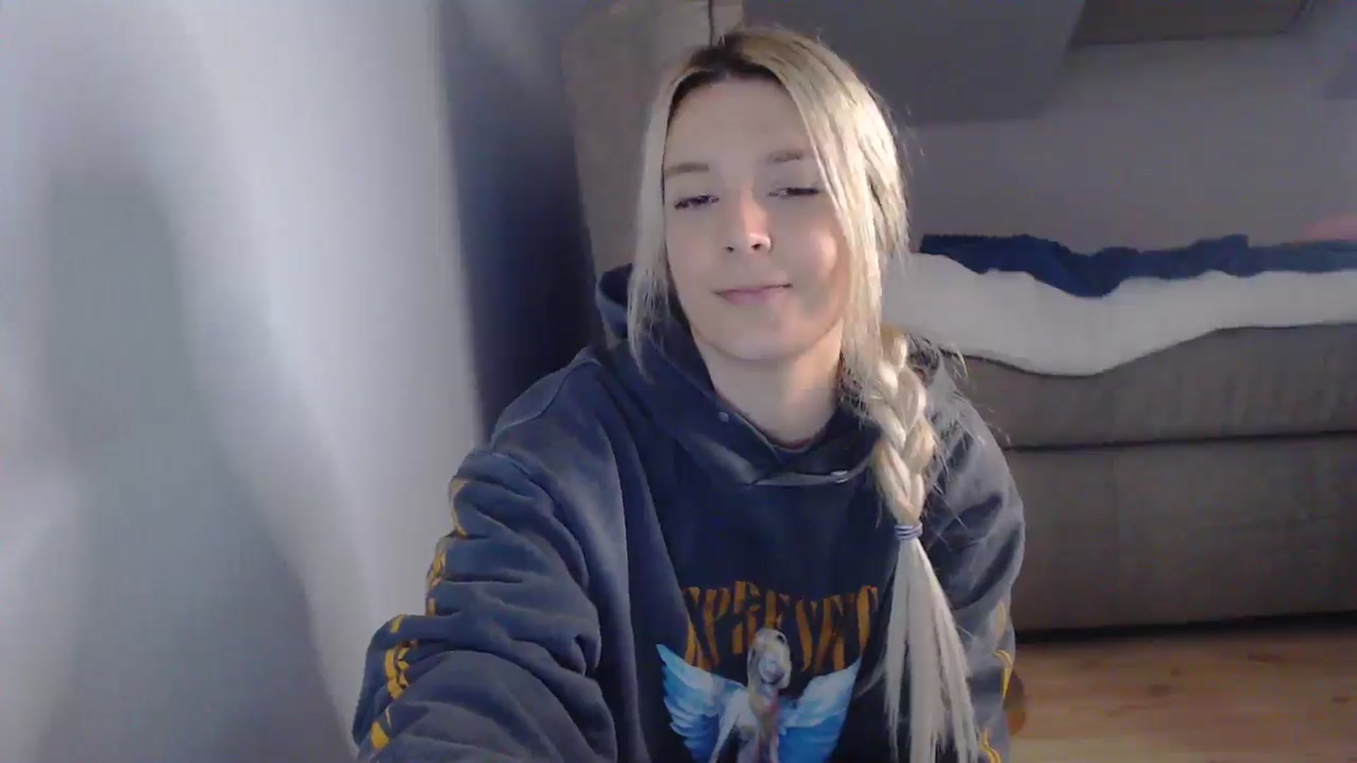Gallery image thumbnail from AllleeS's myfreecams stream on, 03/27/2025, 16:39 image 3 of 20