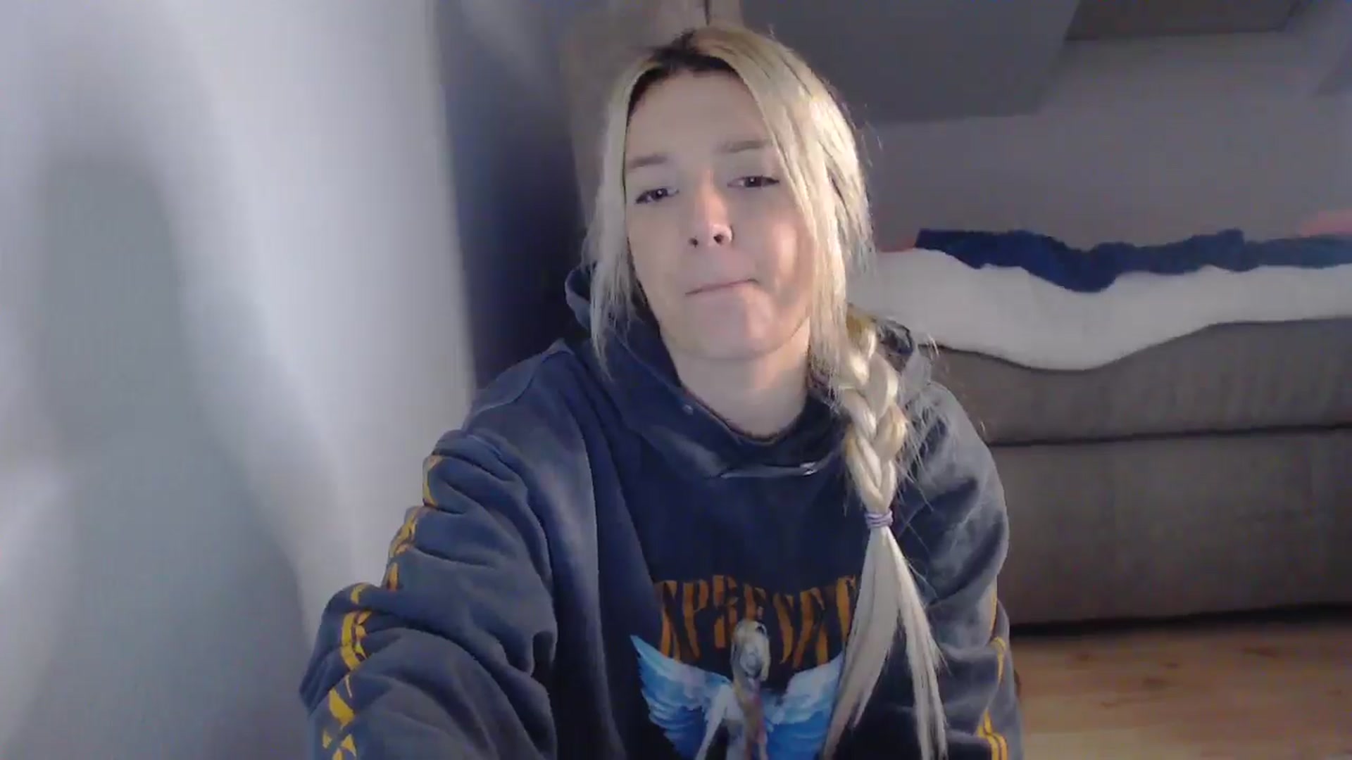Gallery image thumbnail from AllleeS's myfreecams stream on, 03/27/2025, 16:39 image 8 of 20