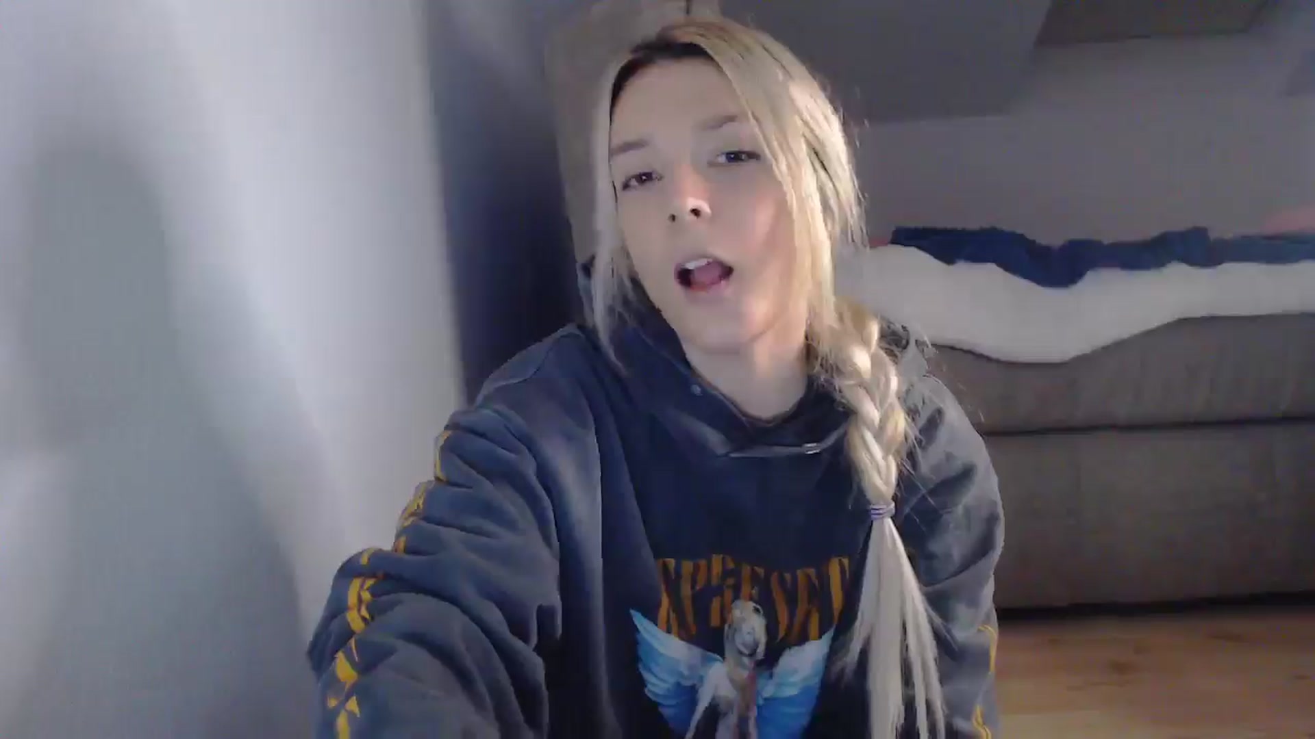 Gallery image thumbnail from AllleeS's myfreecams stream on, 03/27/2025, 16:39 image 4 of 20