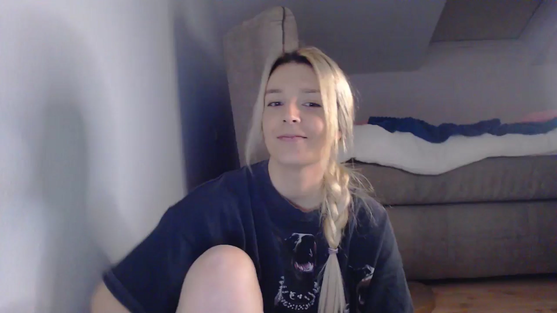 Gallery image thumbnail from AllleeS's myfreecams stream on, 03/27/2025, 17:33 image 3 of 20