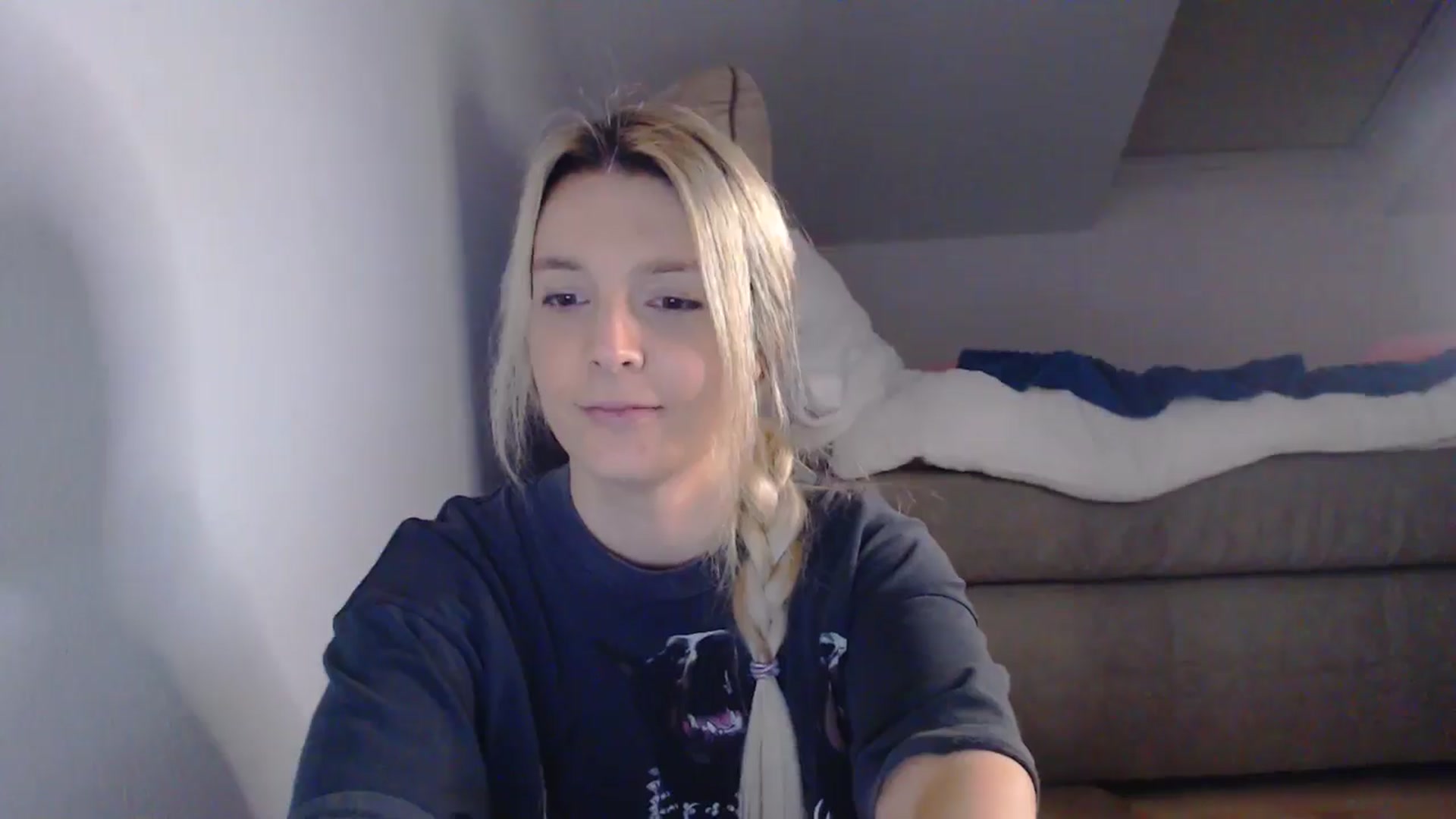 Gallery image thumbnail from AllleeS's myfreecams stream on, 03/27/2025, 17:33 image 12 of 20