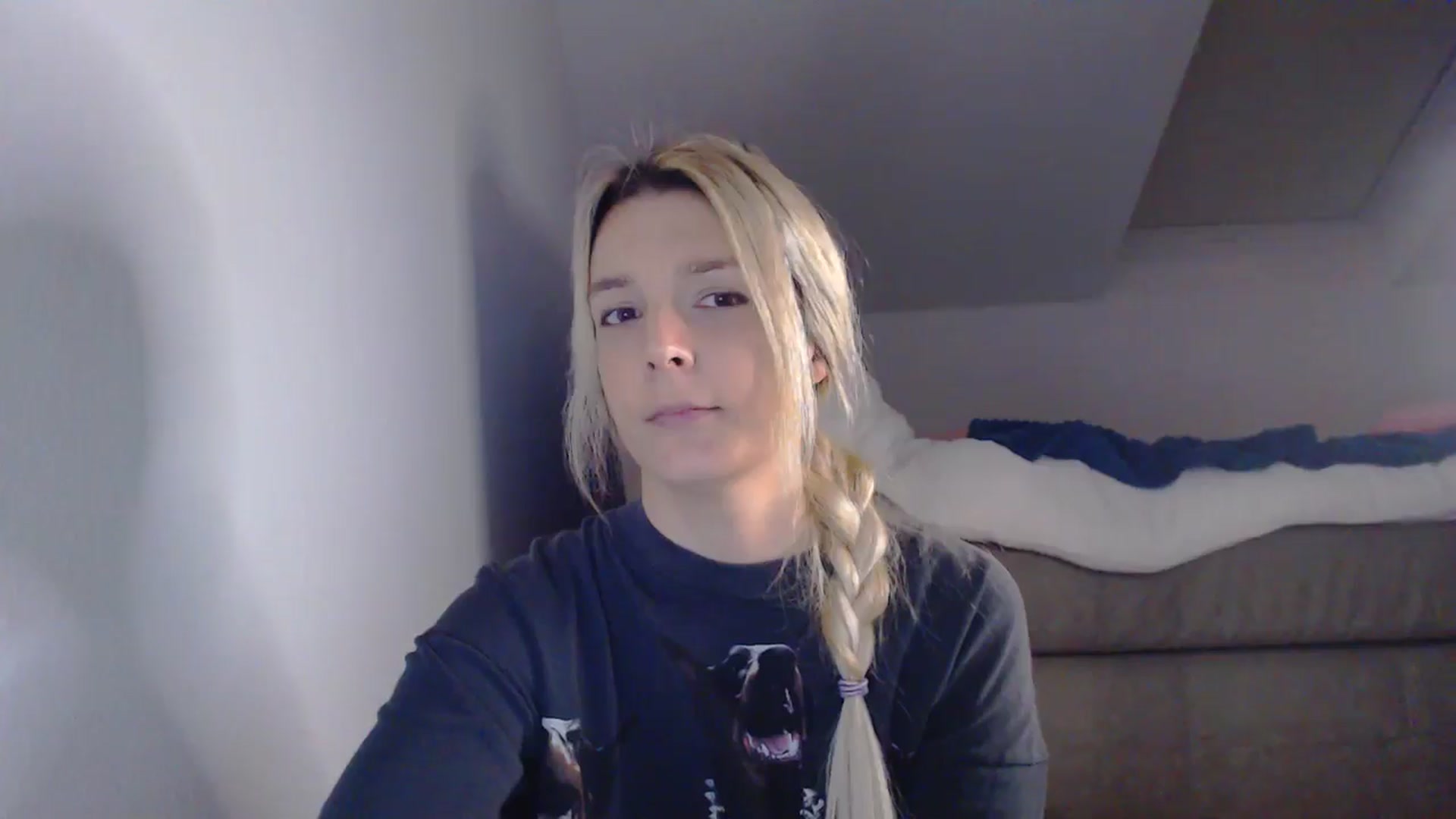 Gallery image thumbnail from AllleeS's myfreecams stream on, 03/27/2025, 17:33 image 6 of 20