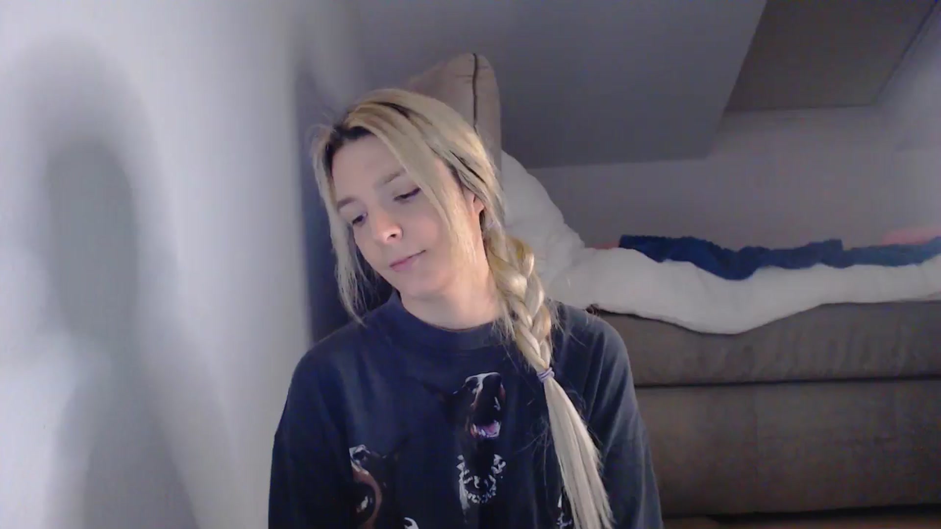 Gallery image thumbnail from AllleeS's myfreecams stream on, 03/27/2025, 17:33 image 10 of 20