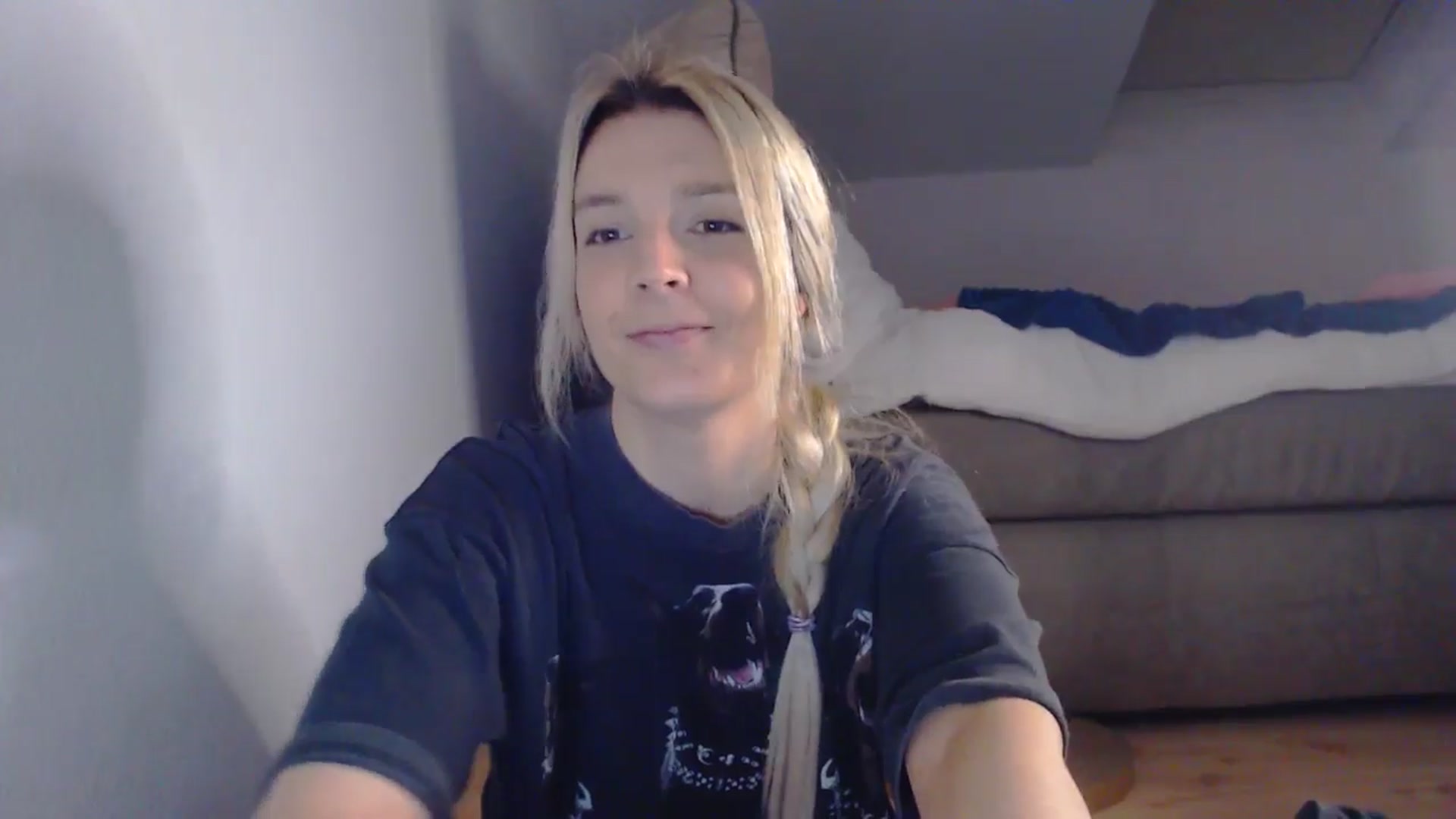 Gallery image thumbnail from AllleeS's myfreecams stream on, 03/27/2025, 17:33 image 2 of 20