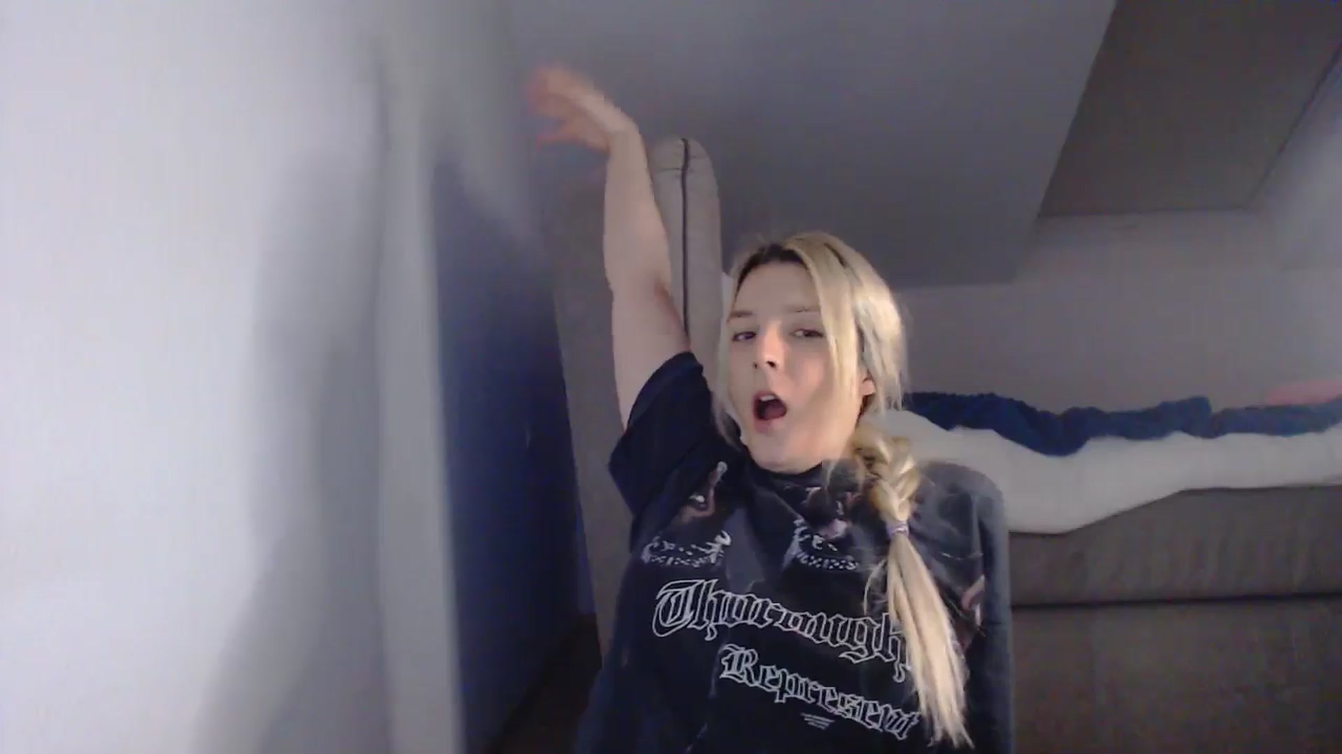 Gallery image thumbnail from AllleeS's myfreecams stream on, 03/27/2025, 17:33 image 7 of 20