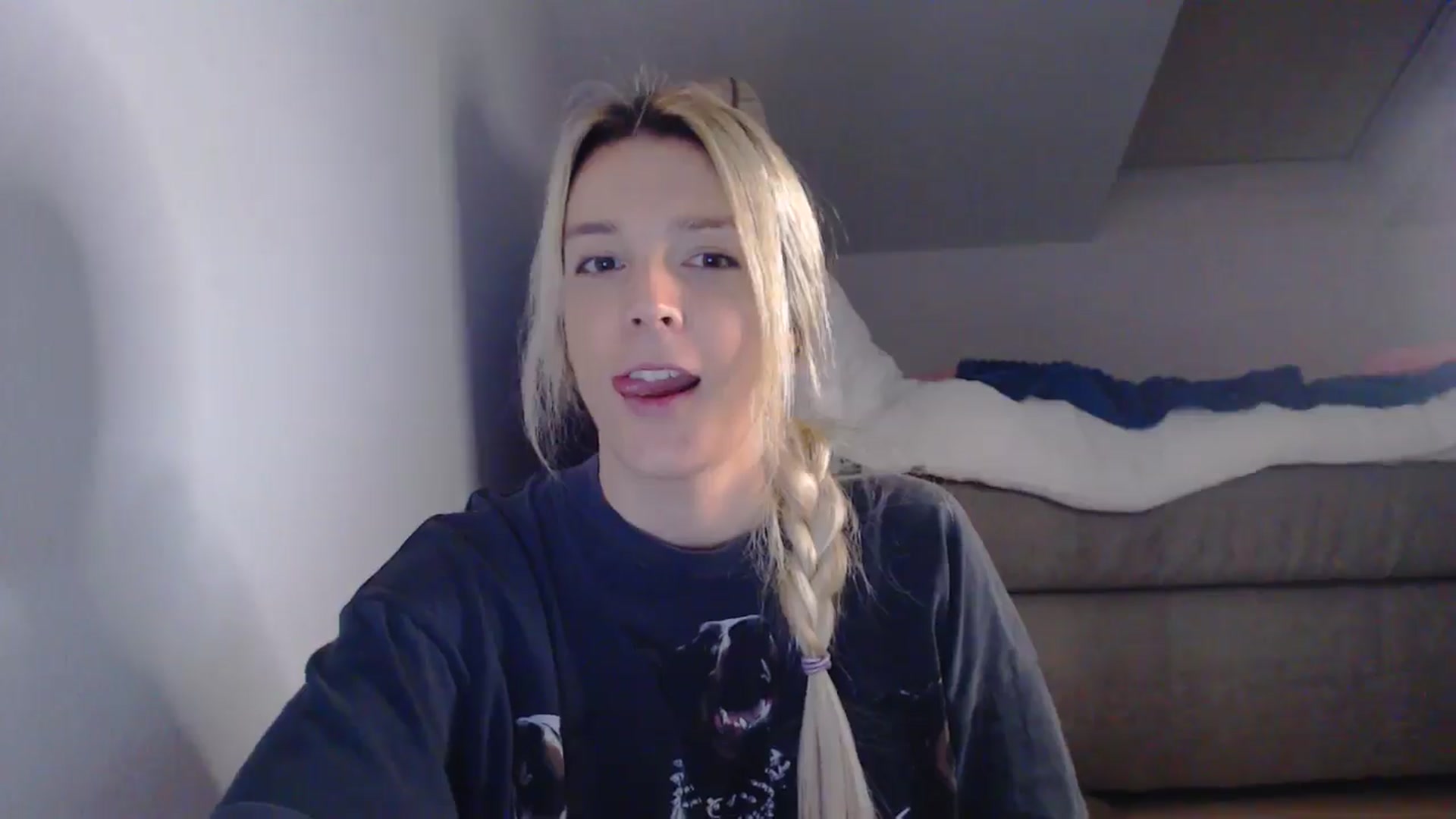 Gallery image thumbnail from AllleeS's myfreecams stream on, 03/27/2025, 17:33 image 11 of 20