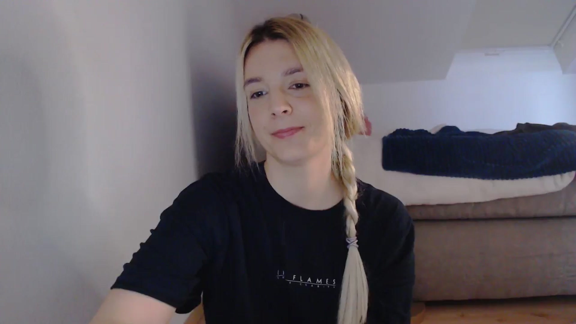 Gallery image thumbnail from AllleeS's myfreecams stream on, 03/29/2025, 13:38 image 16 of 20