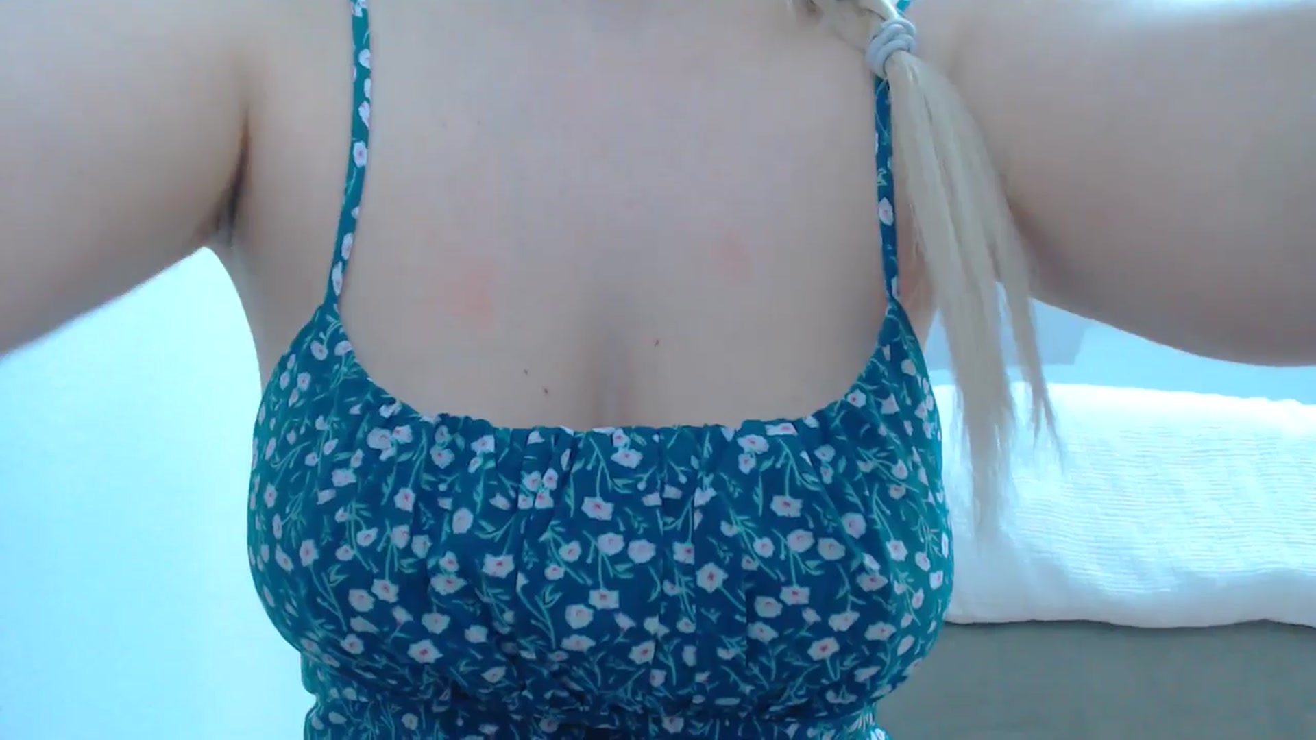 Gallery image thumbnail from AllleeS's myfreecams stream on, 04/03/2025, 12:50 image 6 of 20