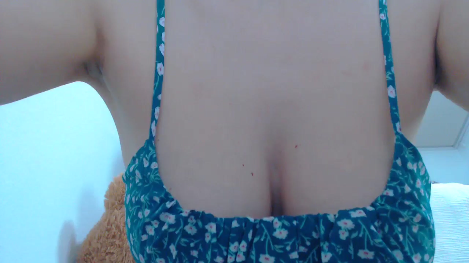 Gallery image thumbnail from AllleeS's myfreecams stream on, 04/15/2025, 12:47 image 16 of 20