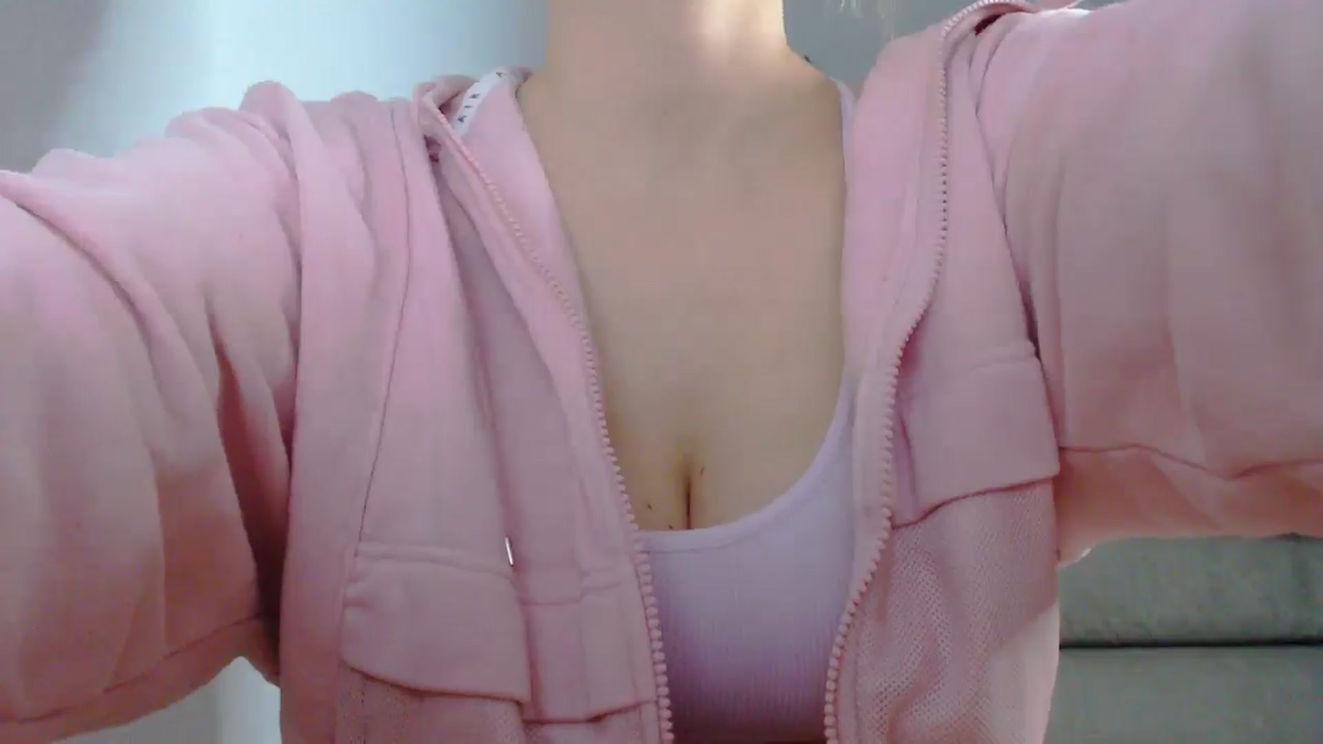 Gallery image thumbnail from AllleeS's myfreecams stream on, 05/06/2025, 12:42 image 7 of 20